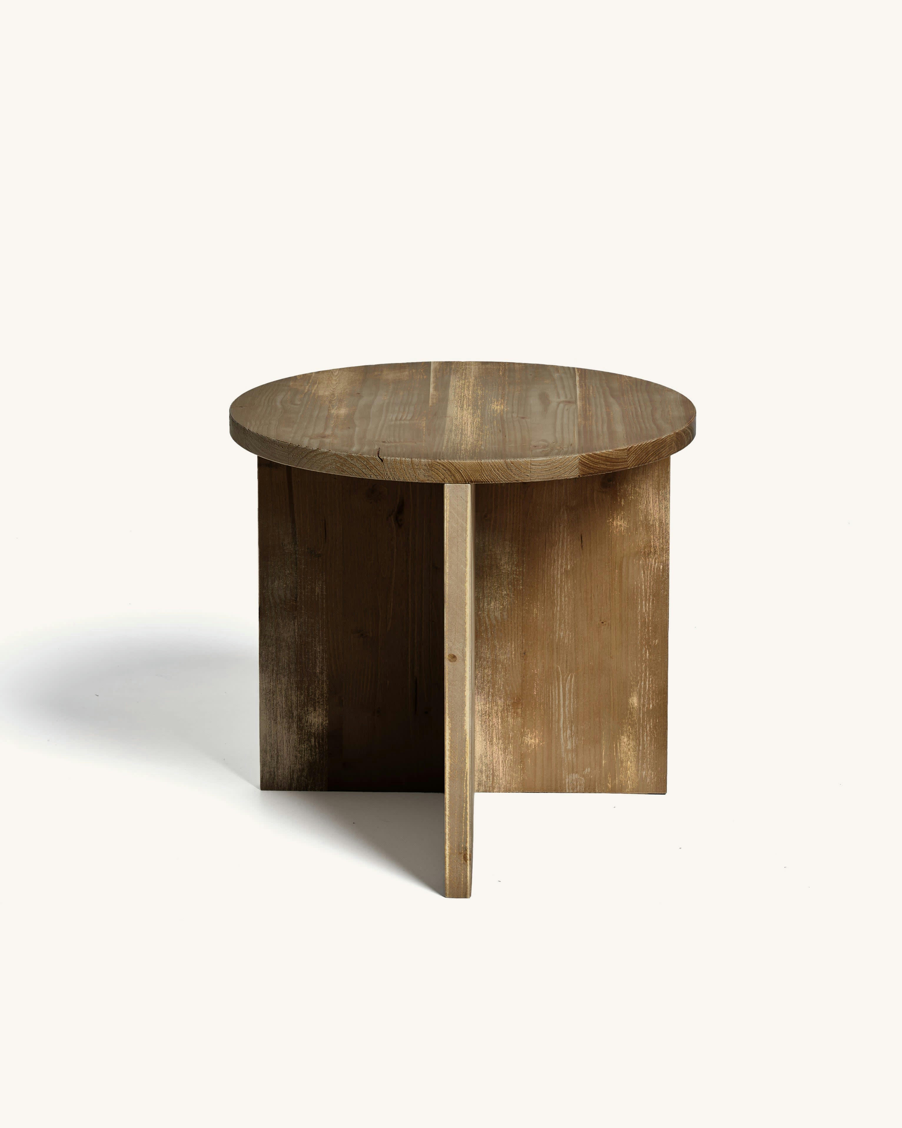 NICOLE - Table d’appoint ronde en bois de sapin en couleur marron vieilli