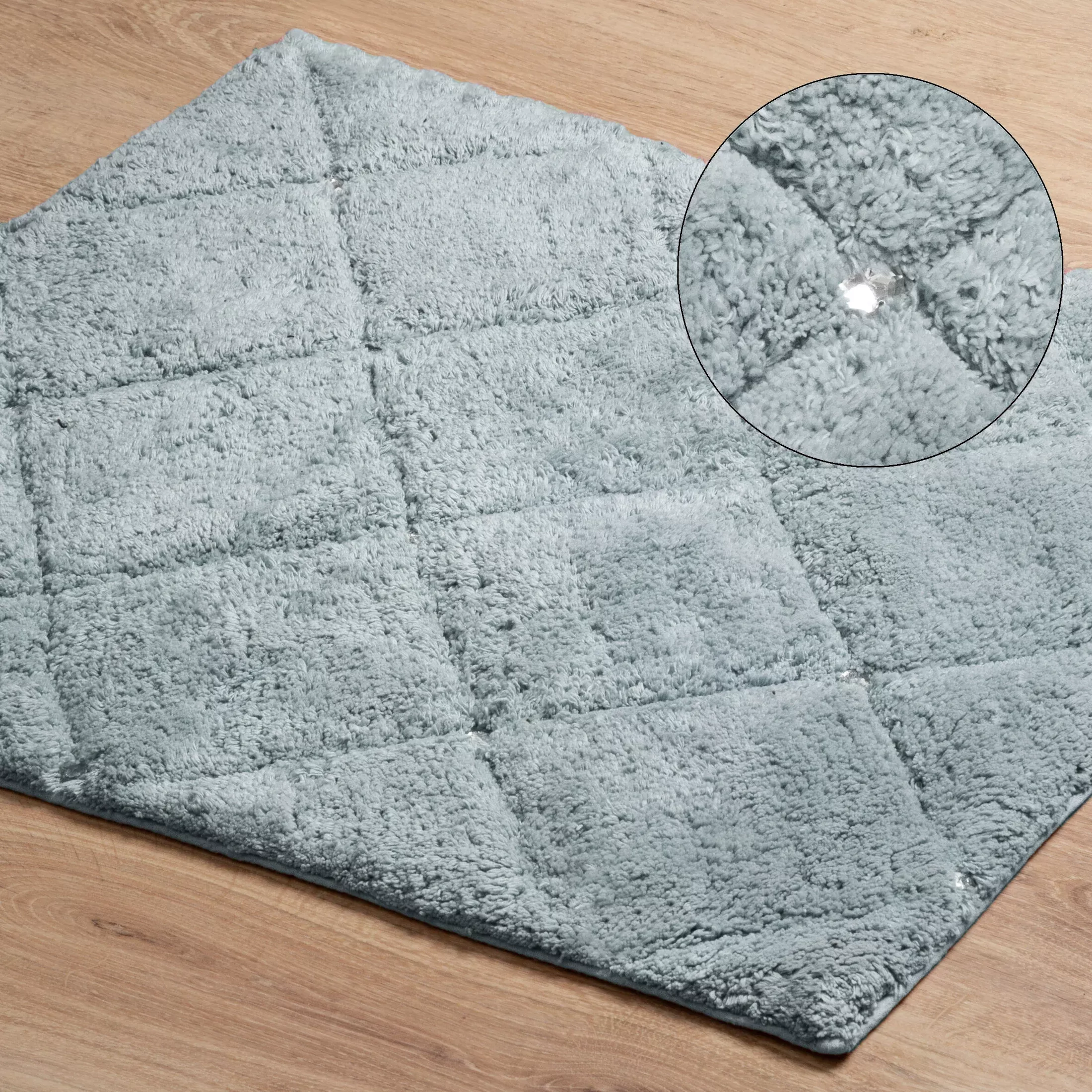 Dywanik łazienkowy bawełniany zdobiony geometrycznym wzorem z kryształkami 60x90 cm CHIC