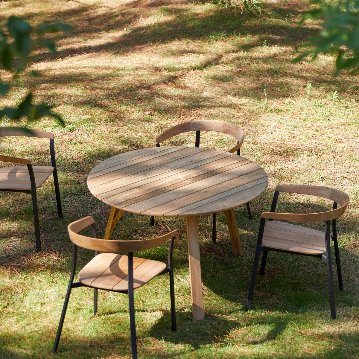 Tikamoon - Tuintafel in gerecycled teakhout 120 Katrine
