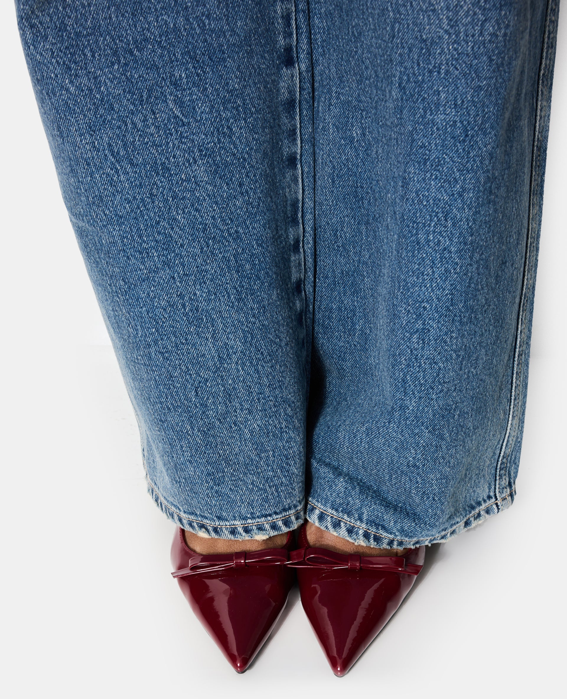 Escarpins pointus et vernis avec nœud