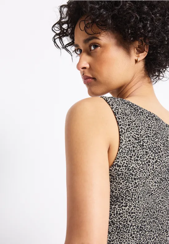 Leo-Top mit Rippstruktur