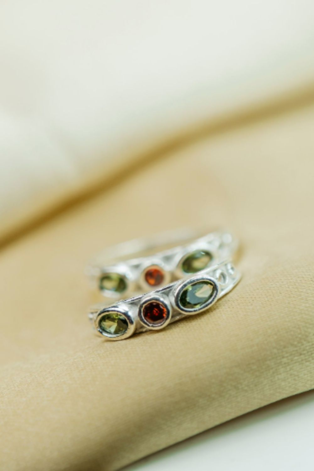 The Colourful Aura 925 Silver Green Red Oval Stone Bohemian Foot Midi Toe Ring