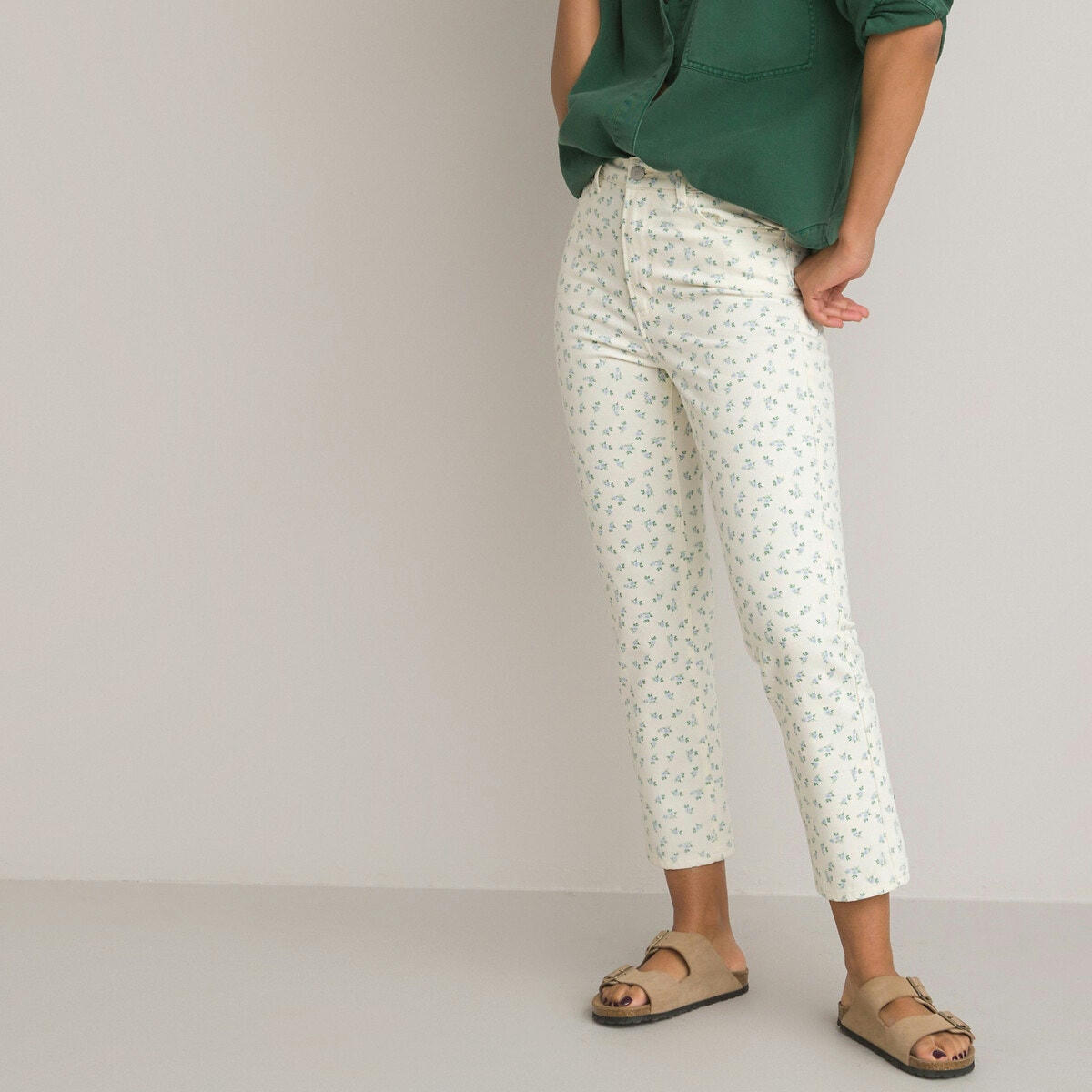 Jean droit imprimé fleurs, taille haute