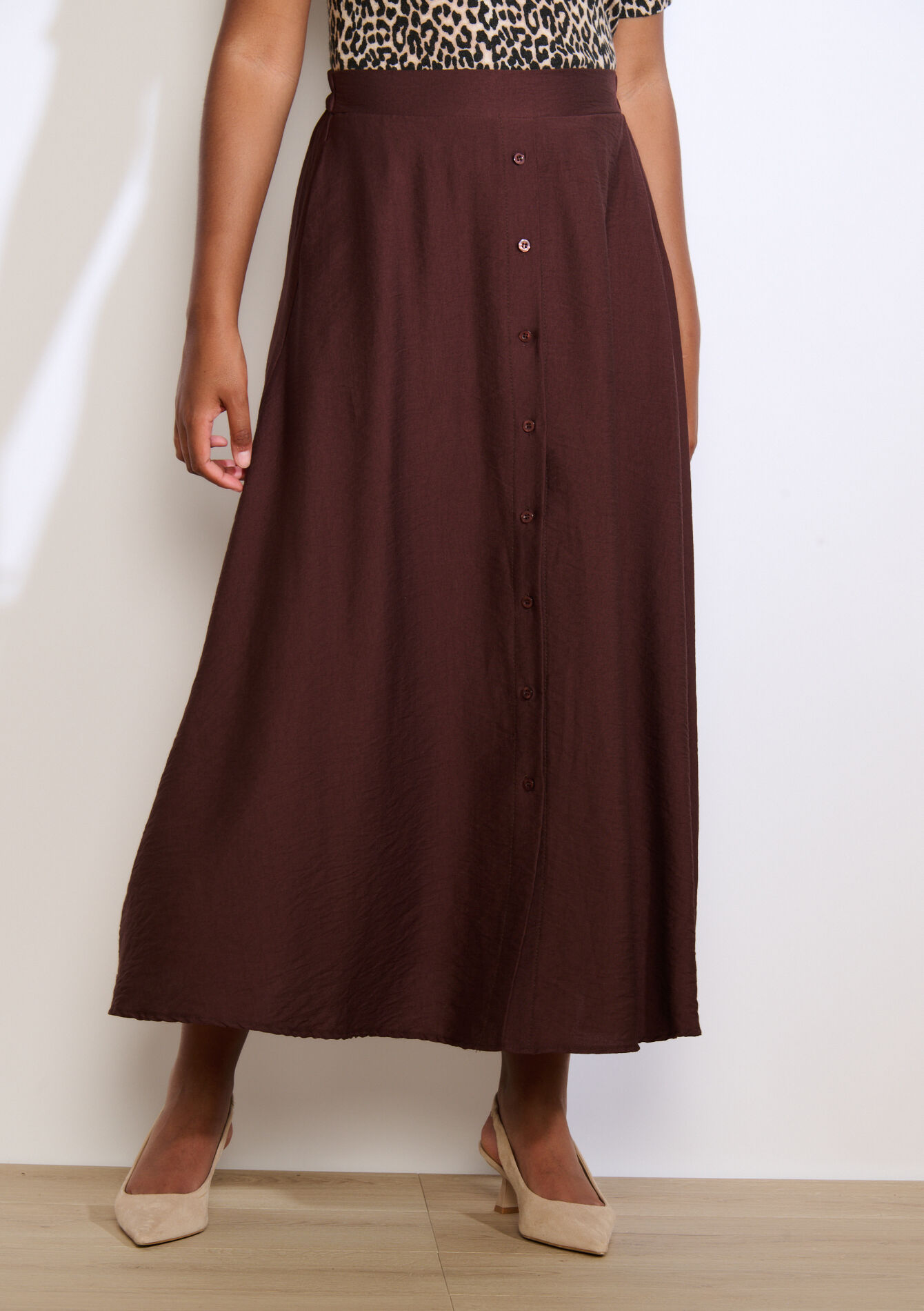 Soepele midirok met knopen