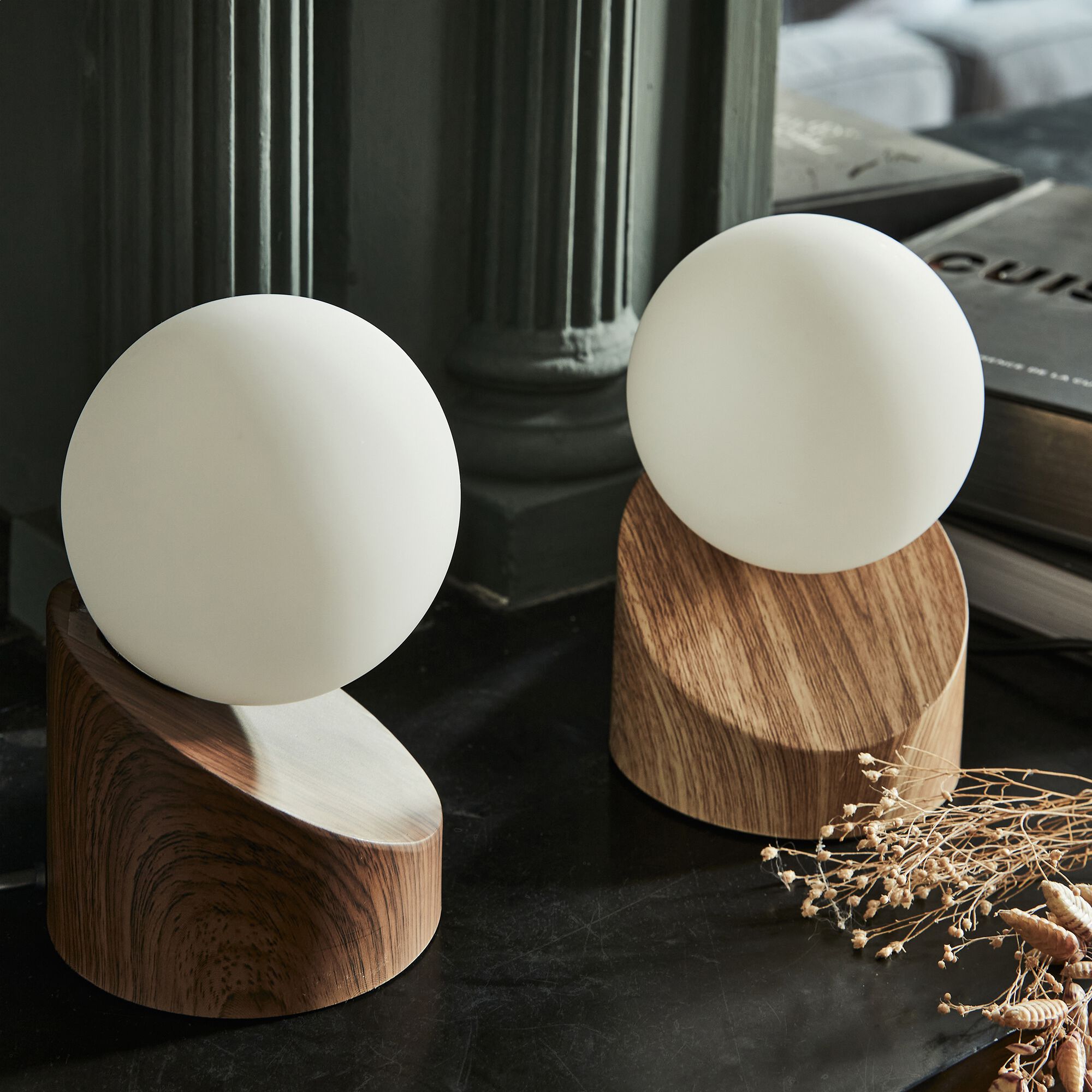 LEN - Lampe à poser tactile en fer effet bois foncé H16cm- naturel