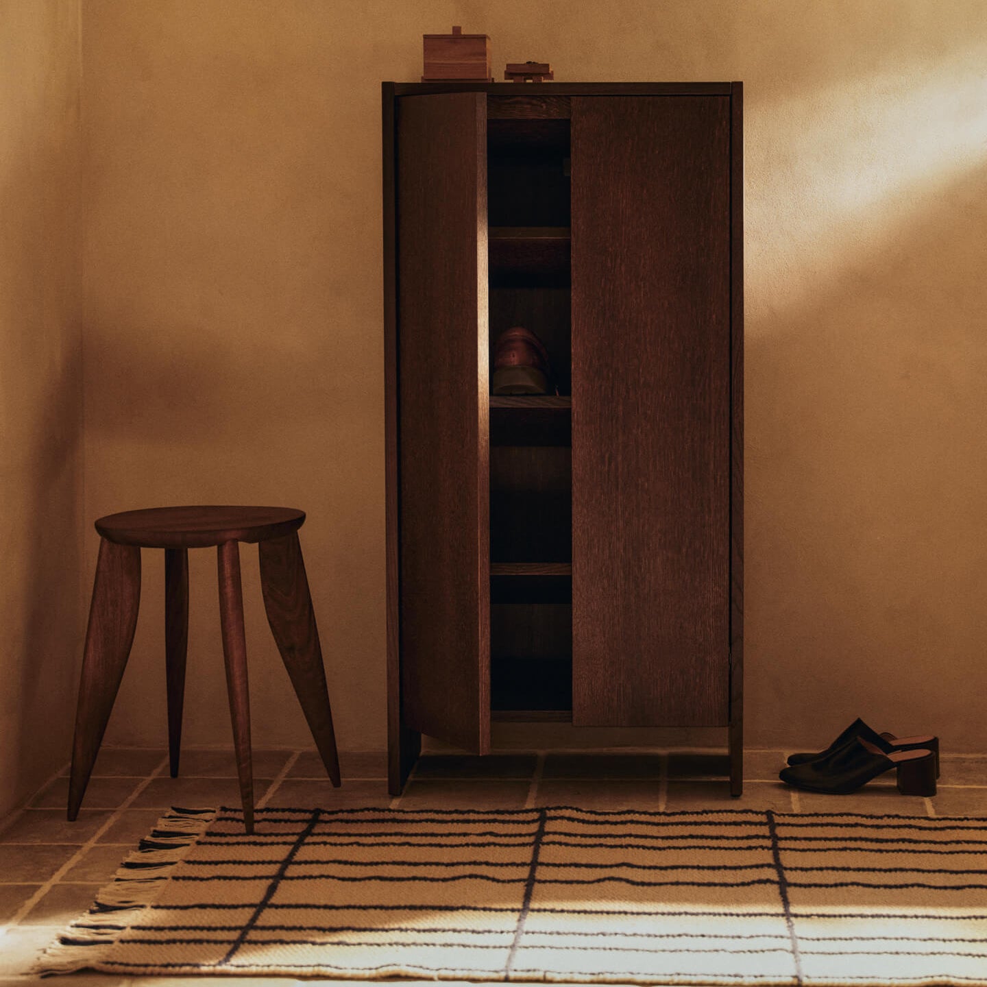 Ferm Living Feve Bijzettafel - Walnoot