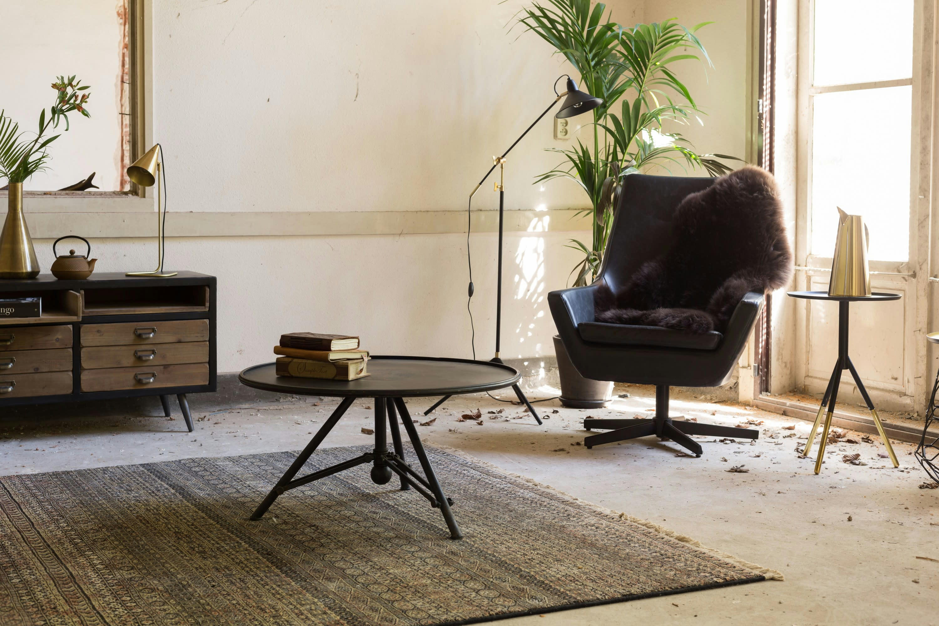 BROK - Table d'appoint en métal noir