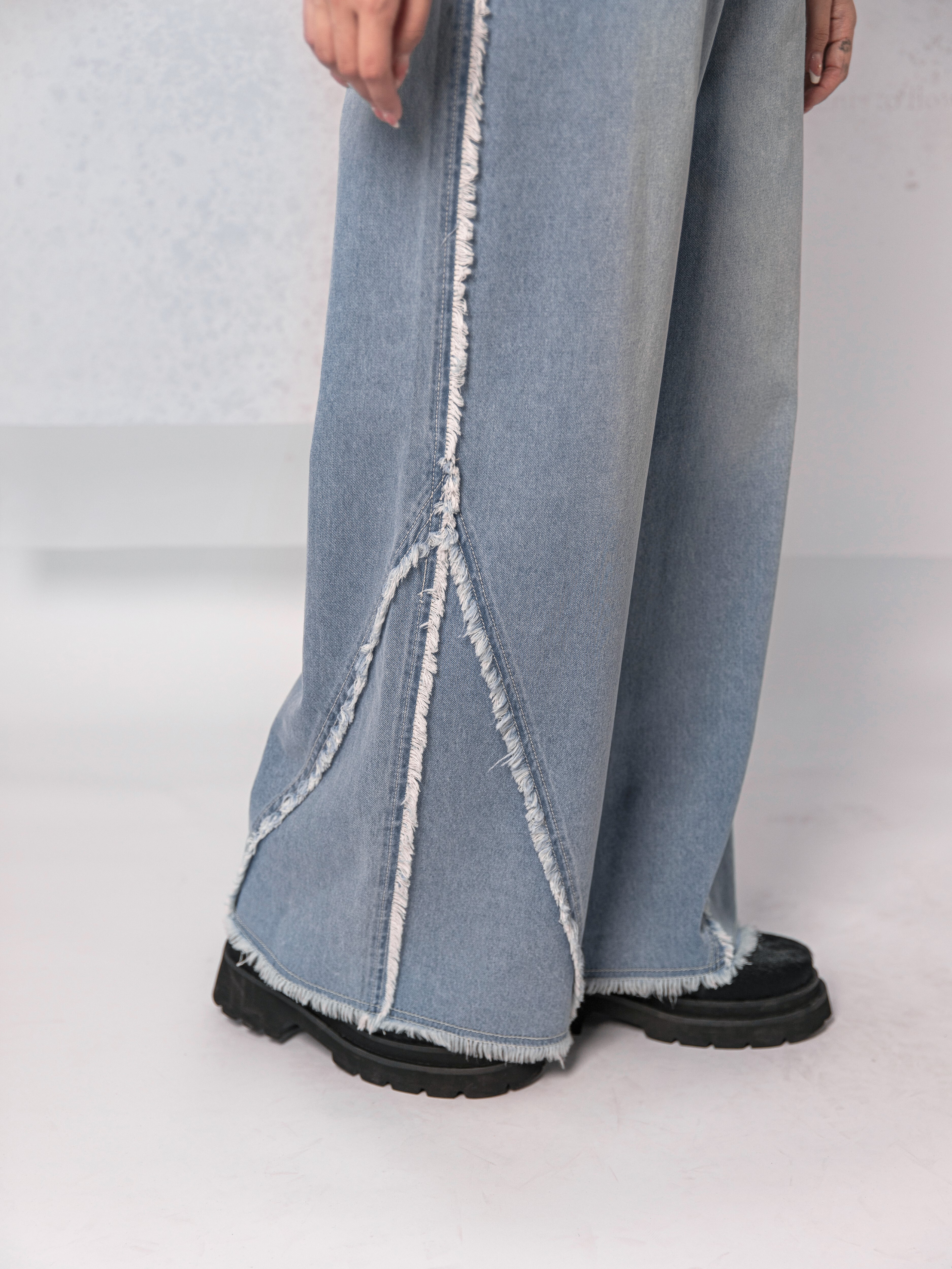 Fringe-detail Jeans - 26SRB022Q