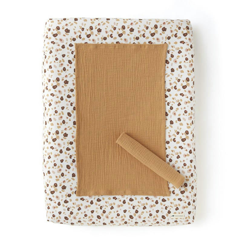 - Housse de matelas à langer + 2 langes Léopard