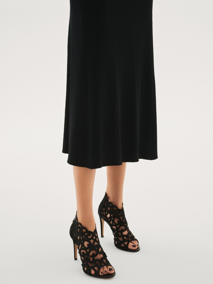 Ladies’ black sandals