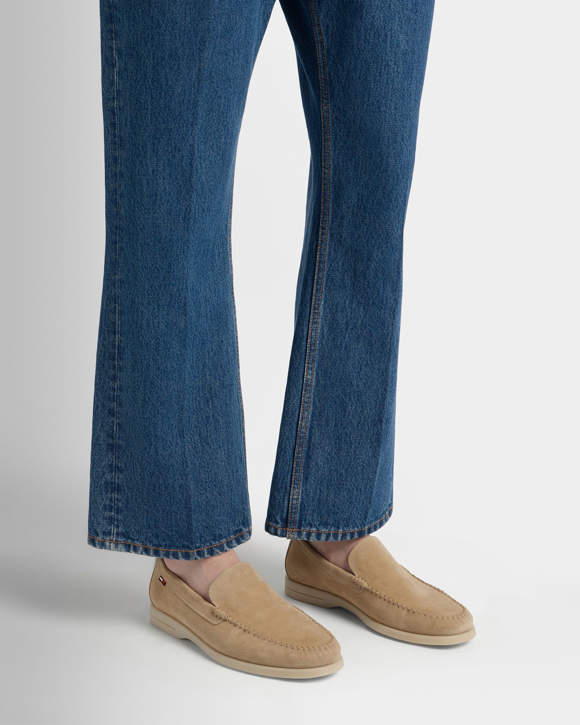 Switz Moc Loafer aus Veloursleder in Hellbeige