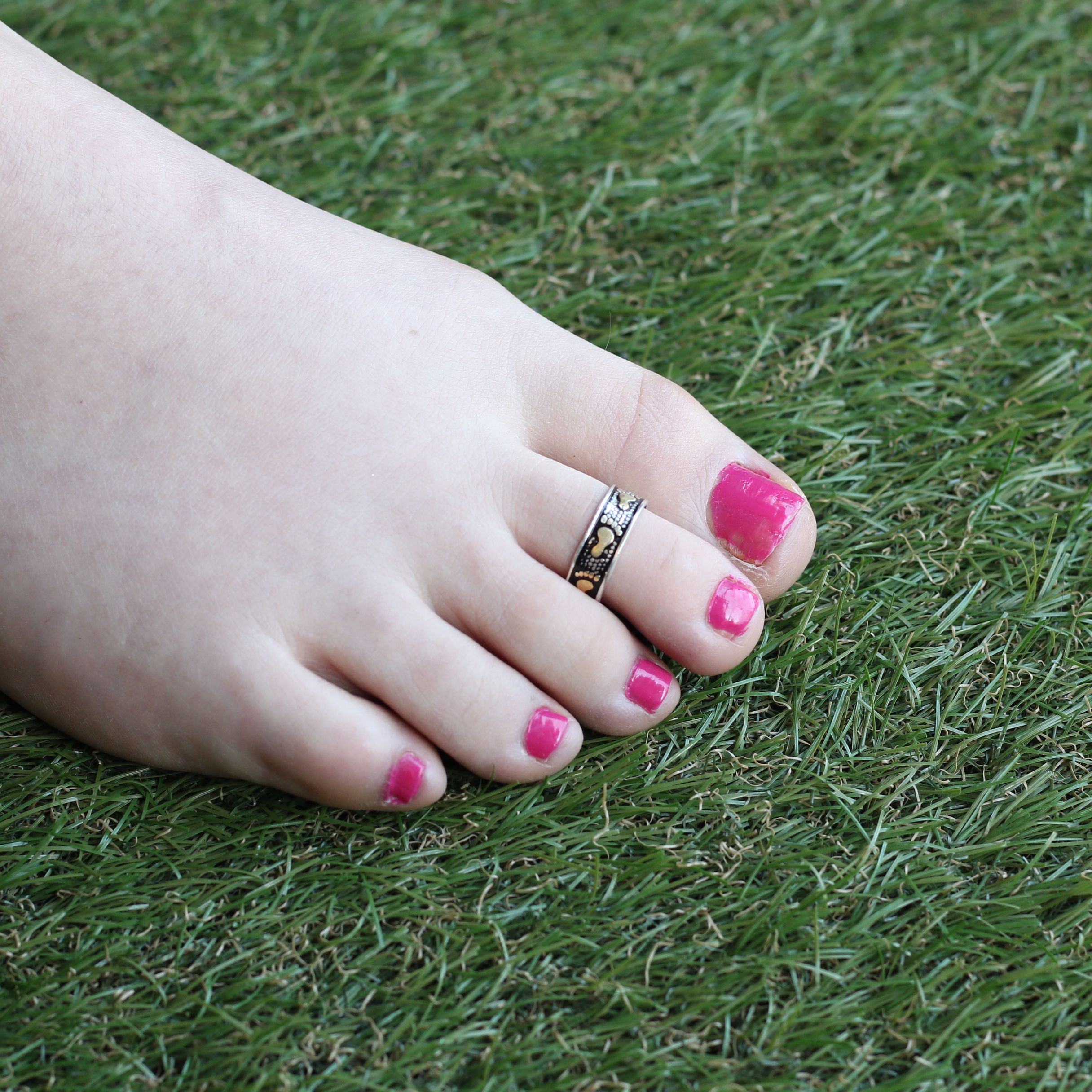 The Colourful Aura Black Footsteps Bohemian Midi Beach Stacking Band Toe Ring