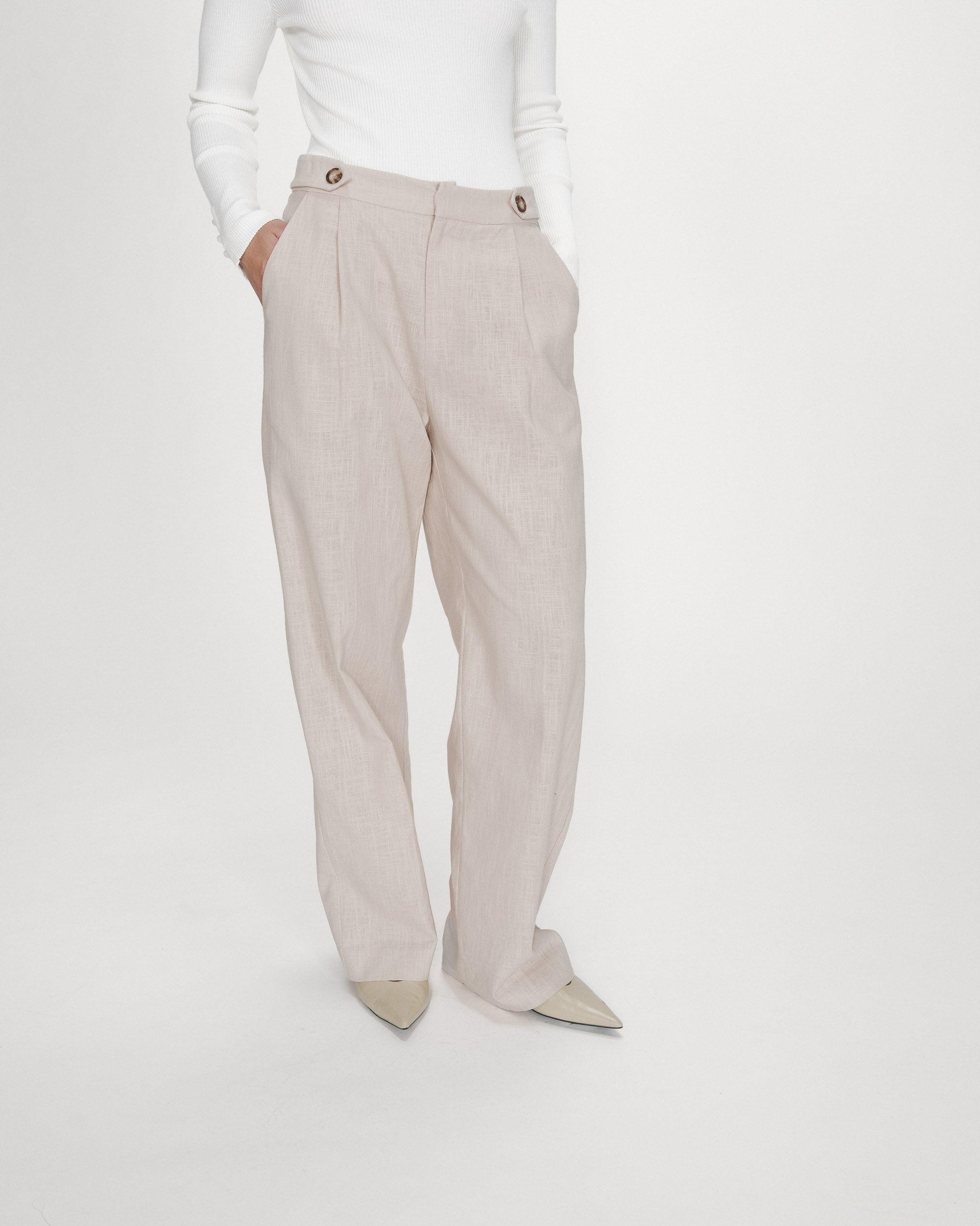 Pantalon tailleur à plis en lin et coton sable Vanelis