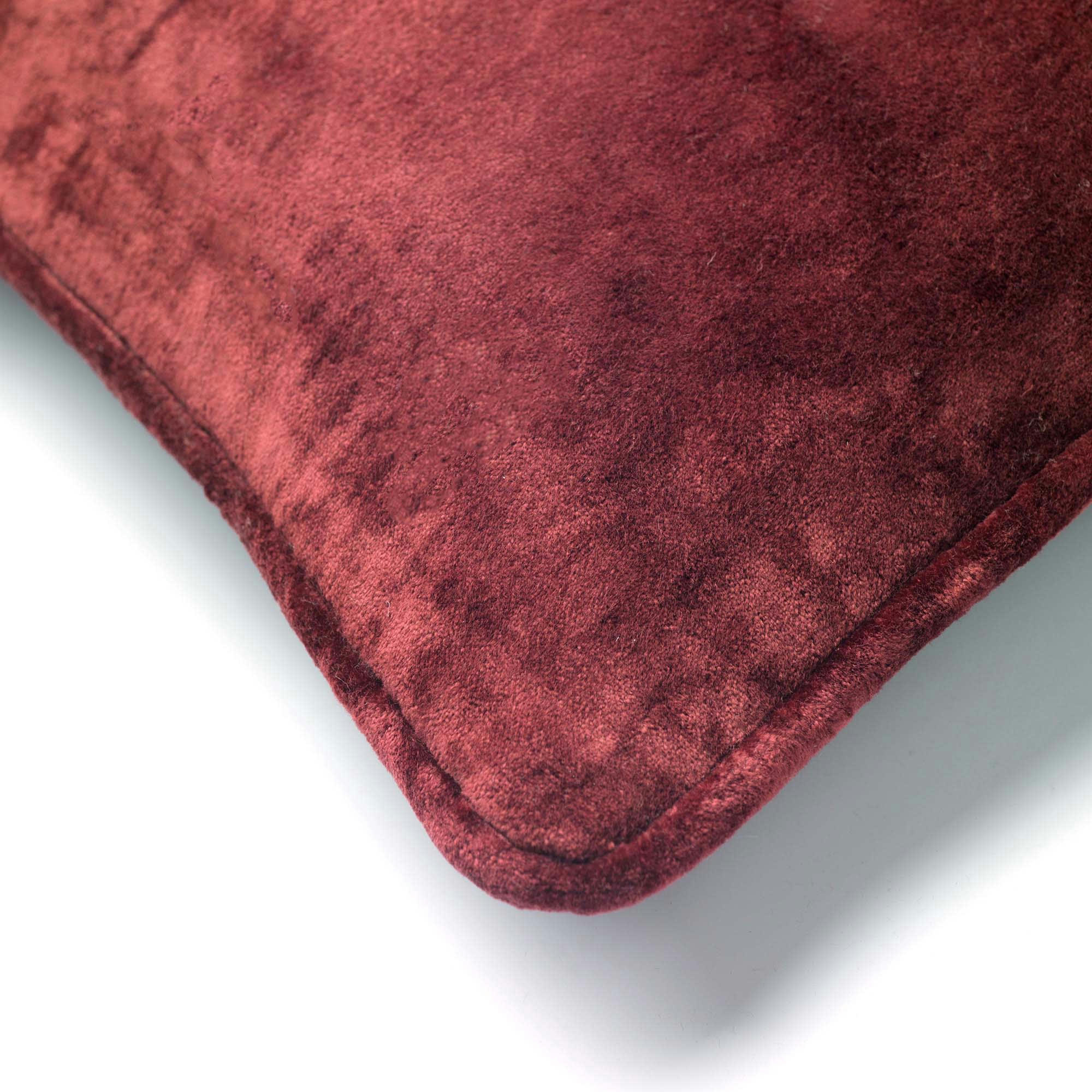 - Coussin rouge en velours 30x50 cm uni