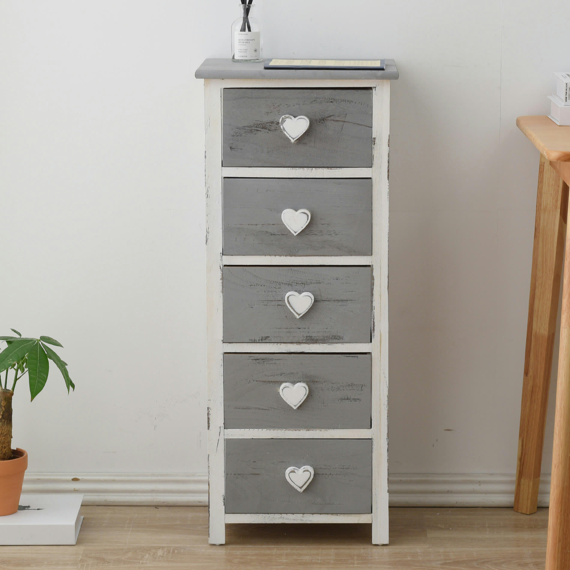 - Chiffonnier cœurs avec 5 tiroirs en bois gris et blanc