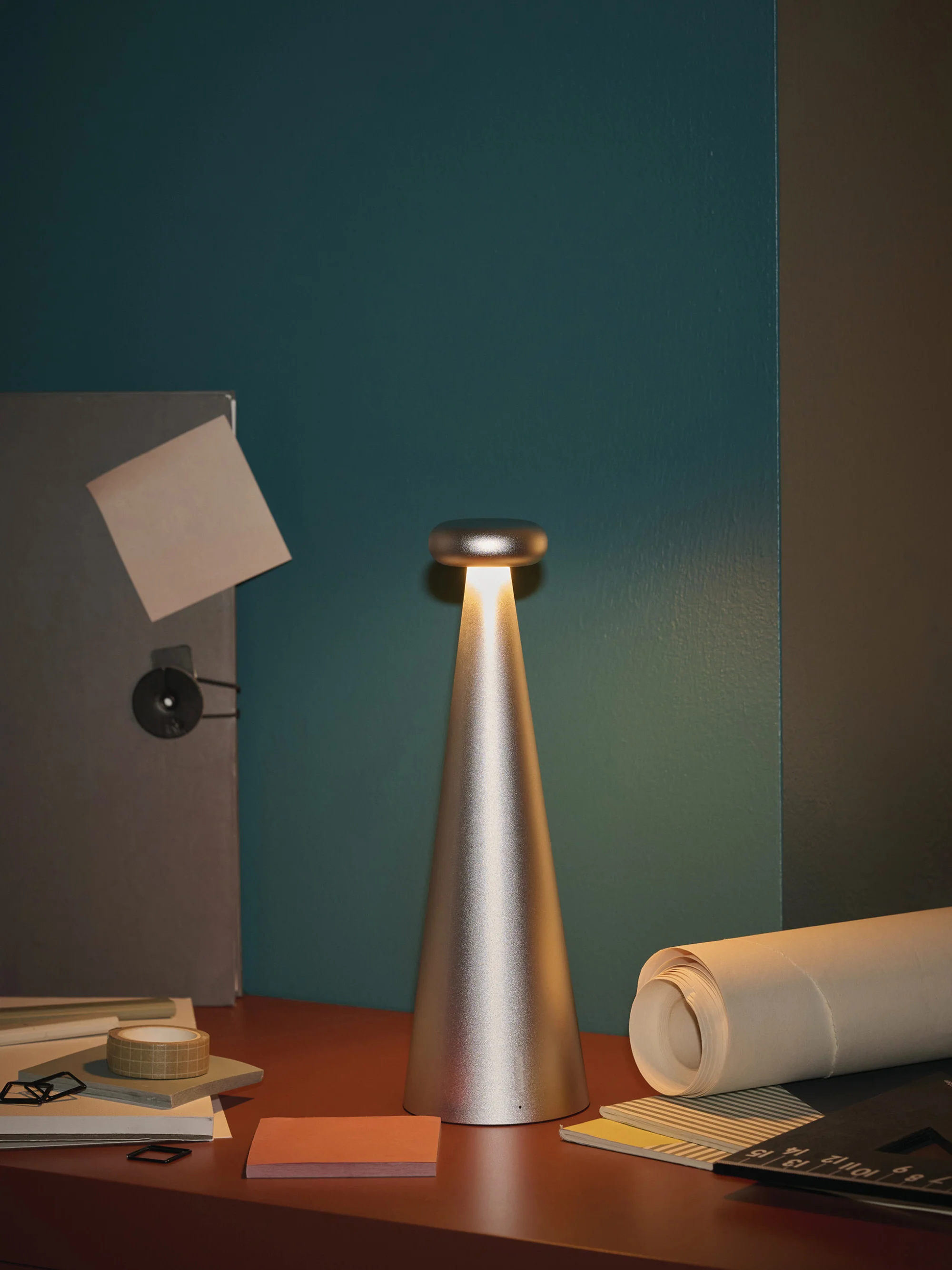 Mobile LED-Tischlampe Bedin, dimmbar