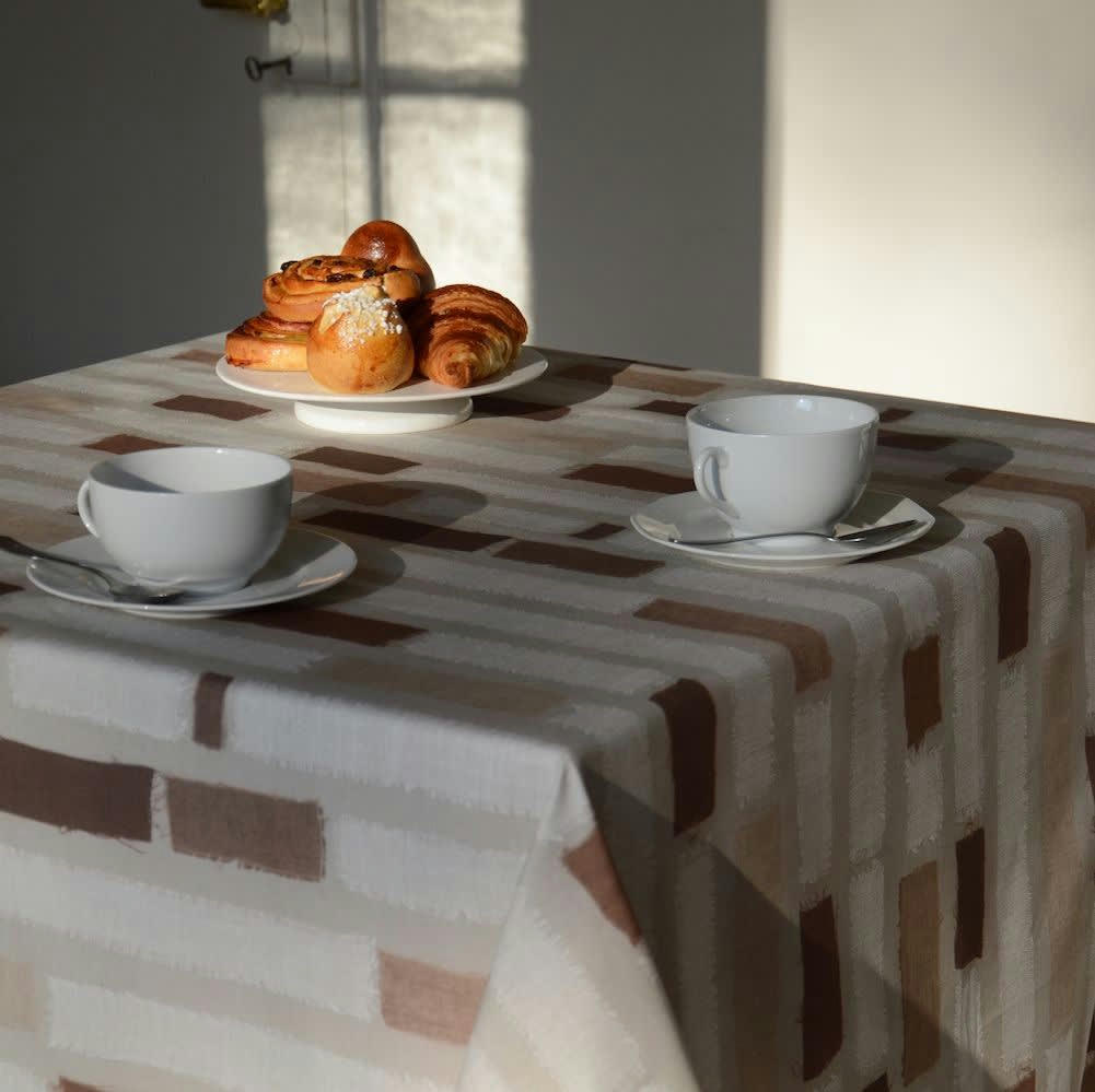 RAYURE - Nappe enduite rectangle 160 x 240 cm chocolat