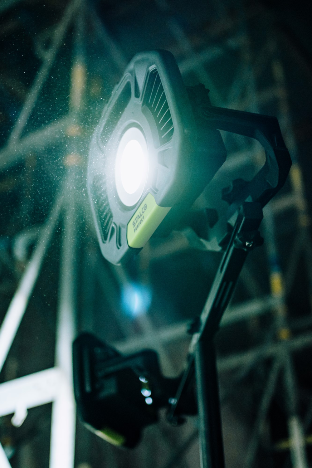 Reflektor aku LED LUM-X C-FL40W STALCO PERFECT S-98811