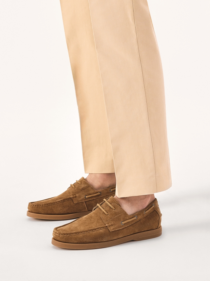 Brown men's sailing shoes