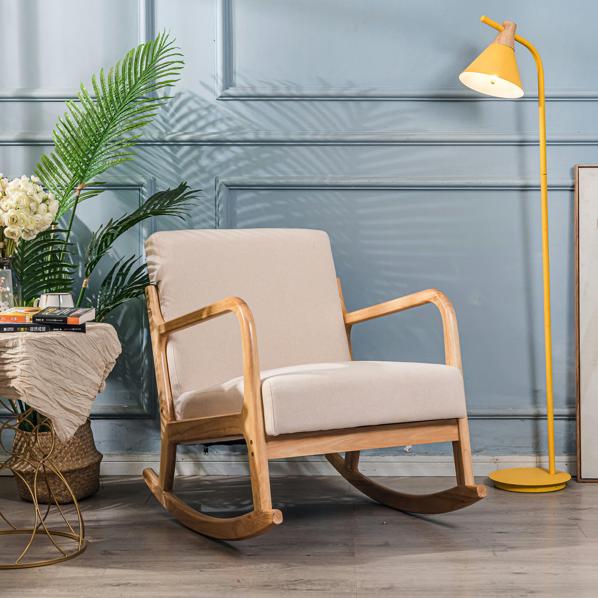 - Rocking chair en bois massif et tissu beige