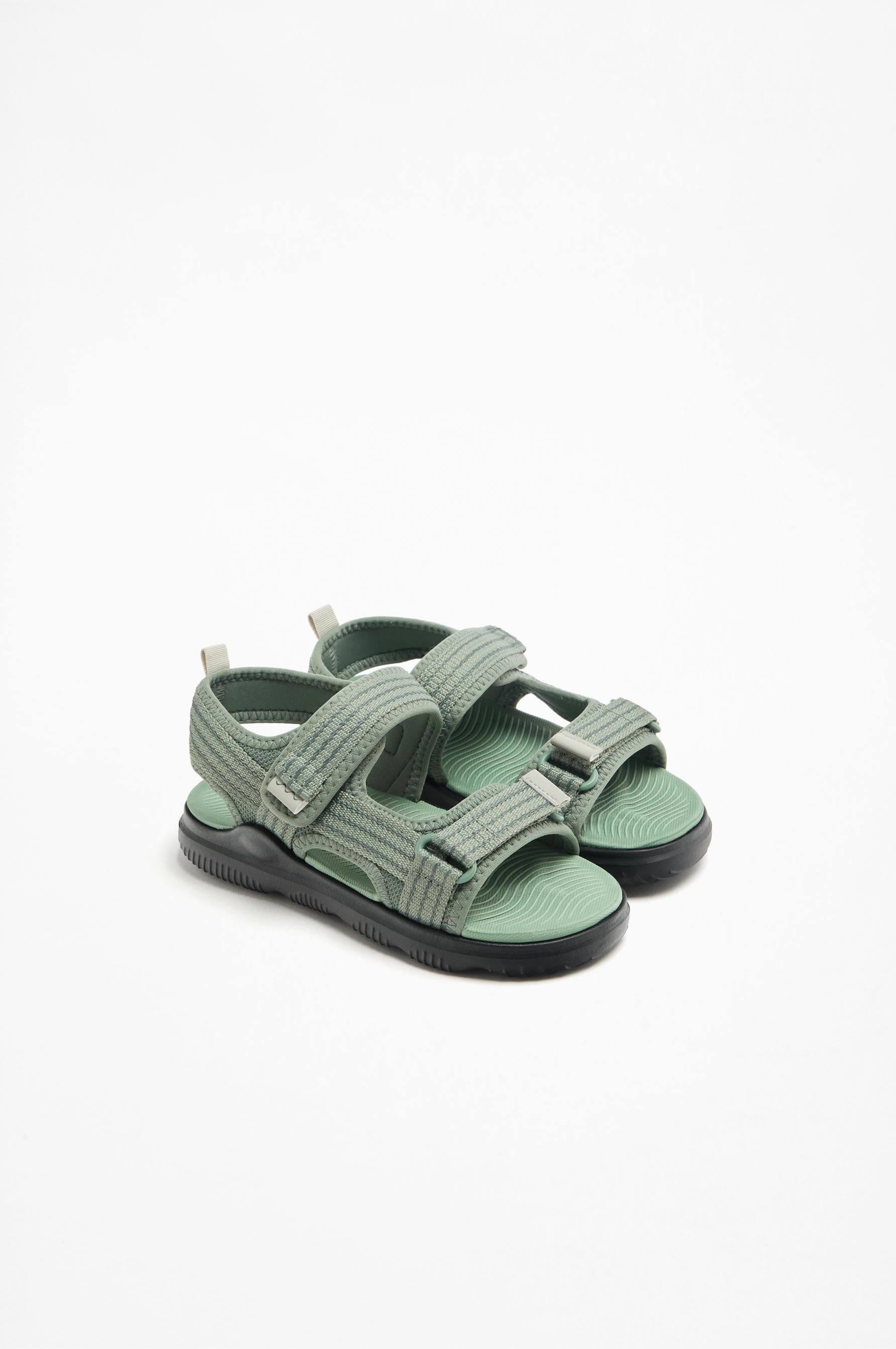 Sandalia deportiva estampado