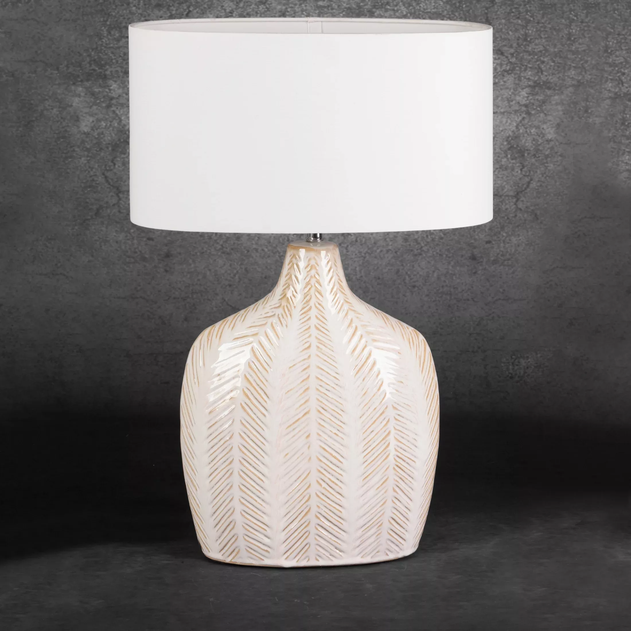 Lampa ceramiczna kremowo-złotaz wytłaczanym wzorem średnica 38x58 cm