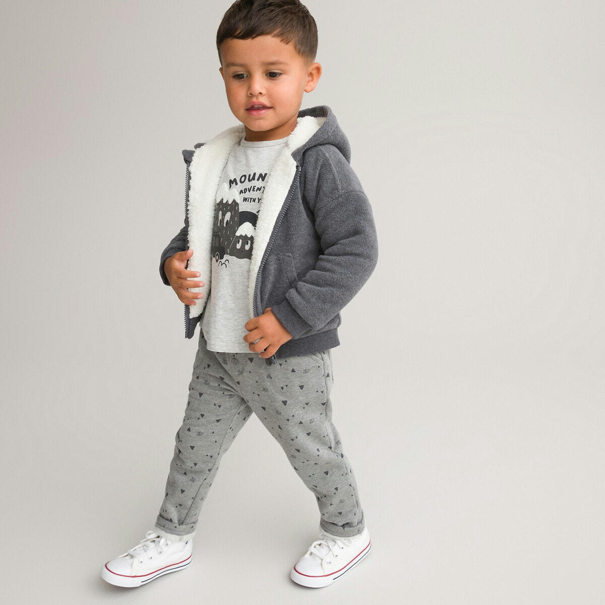 Ensemble 3 pièces gilet, t-shirt et jogging