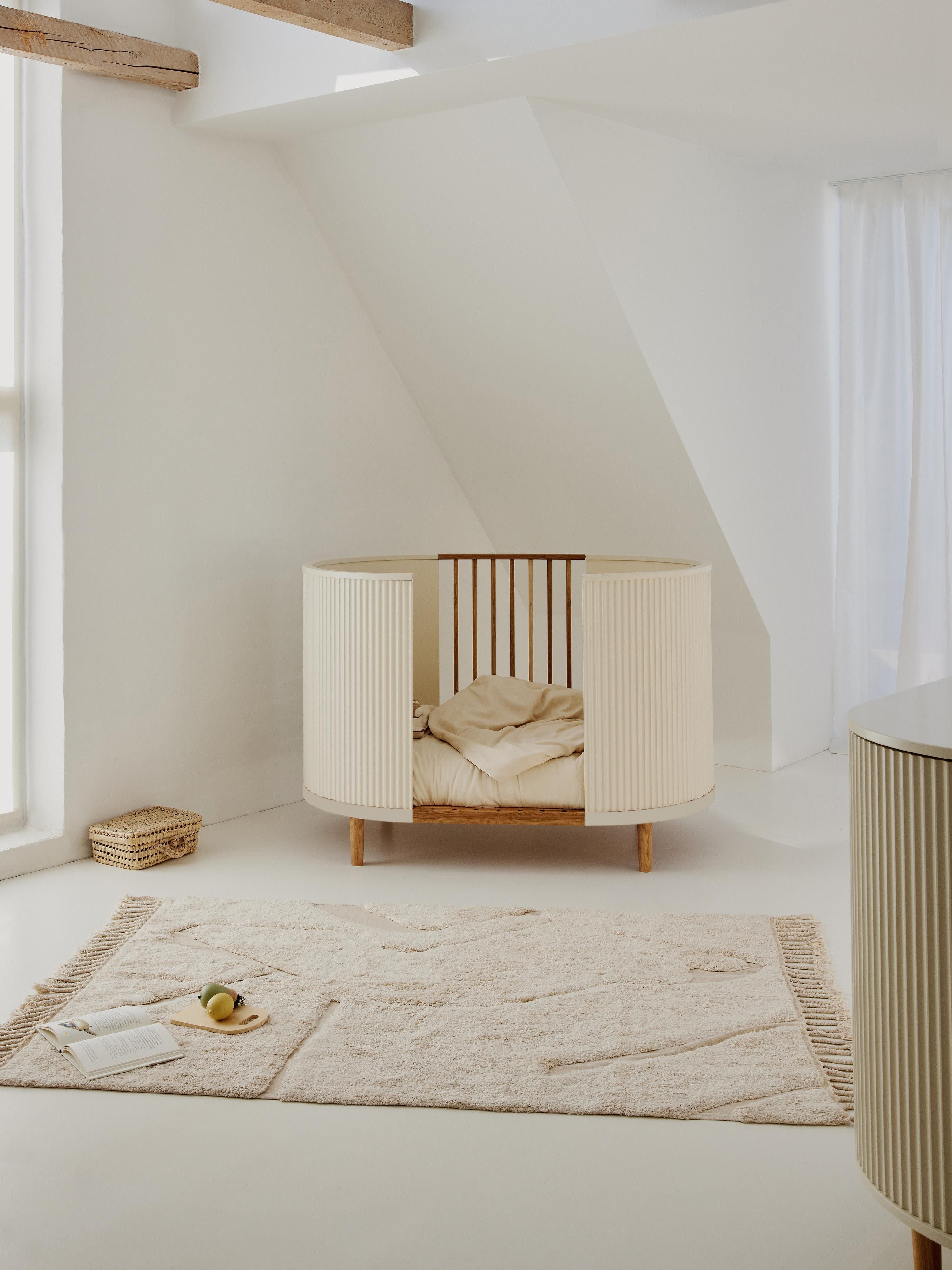 Höhenverstellbares Babybett Kai, handgefertigt, 70 x 120 cm