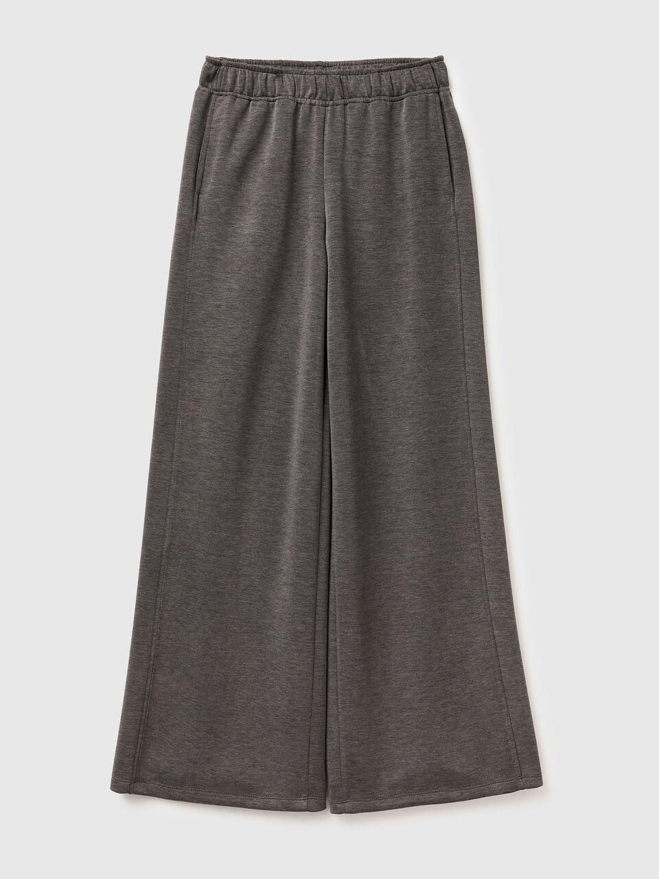 Wide legged sweatpants