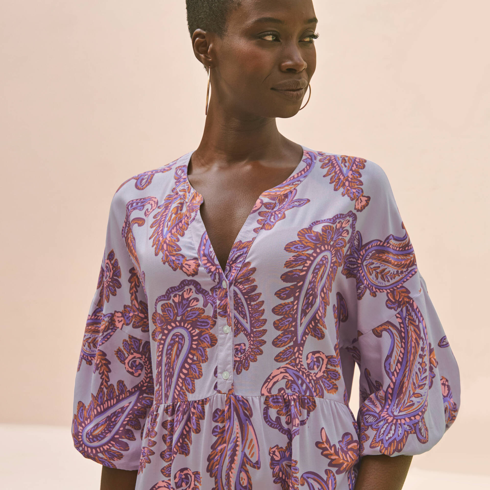 Robe imprimée col tunisien, manches boules