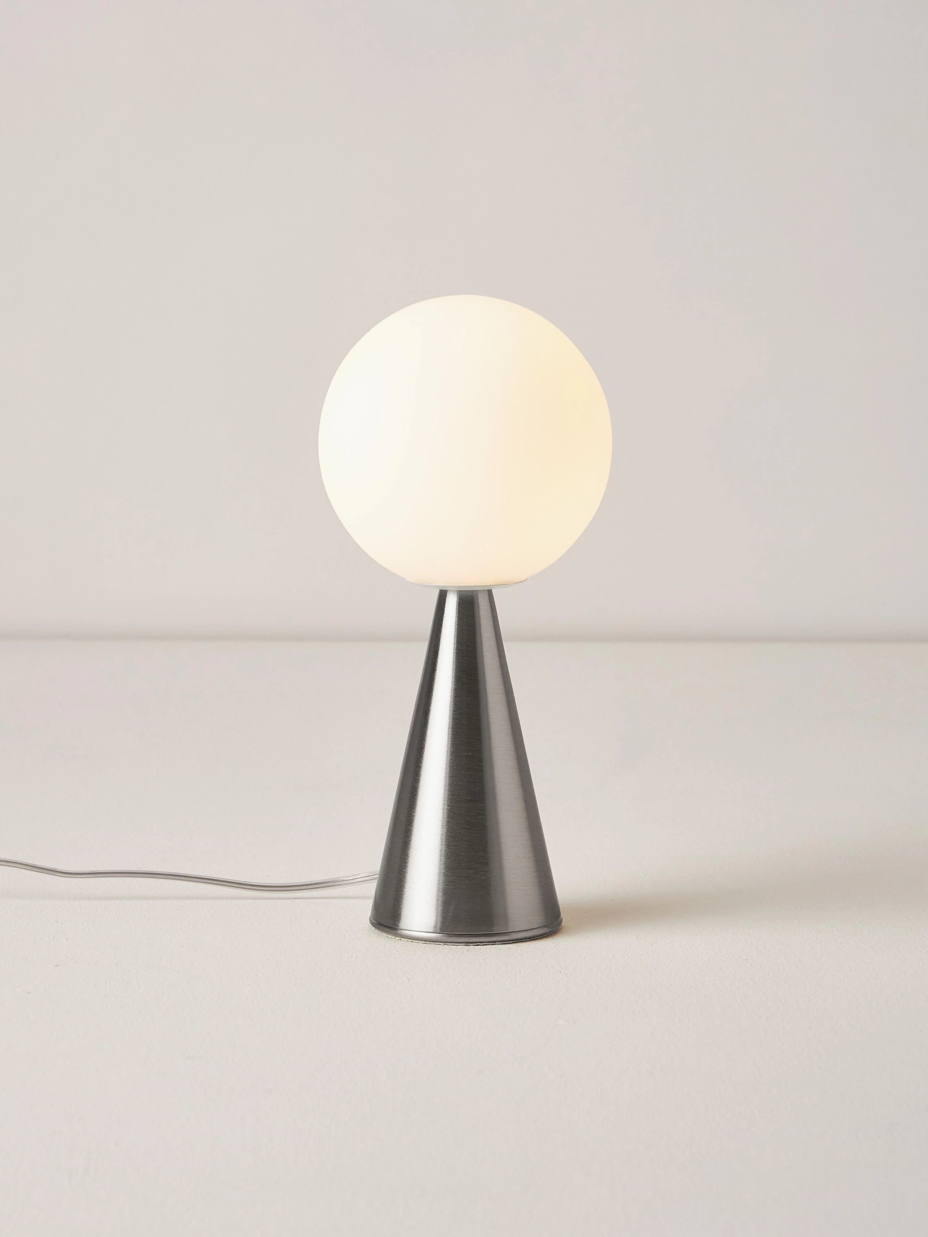 Kleine Tischlampe Bilia, handgefertigt