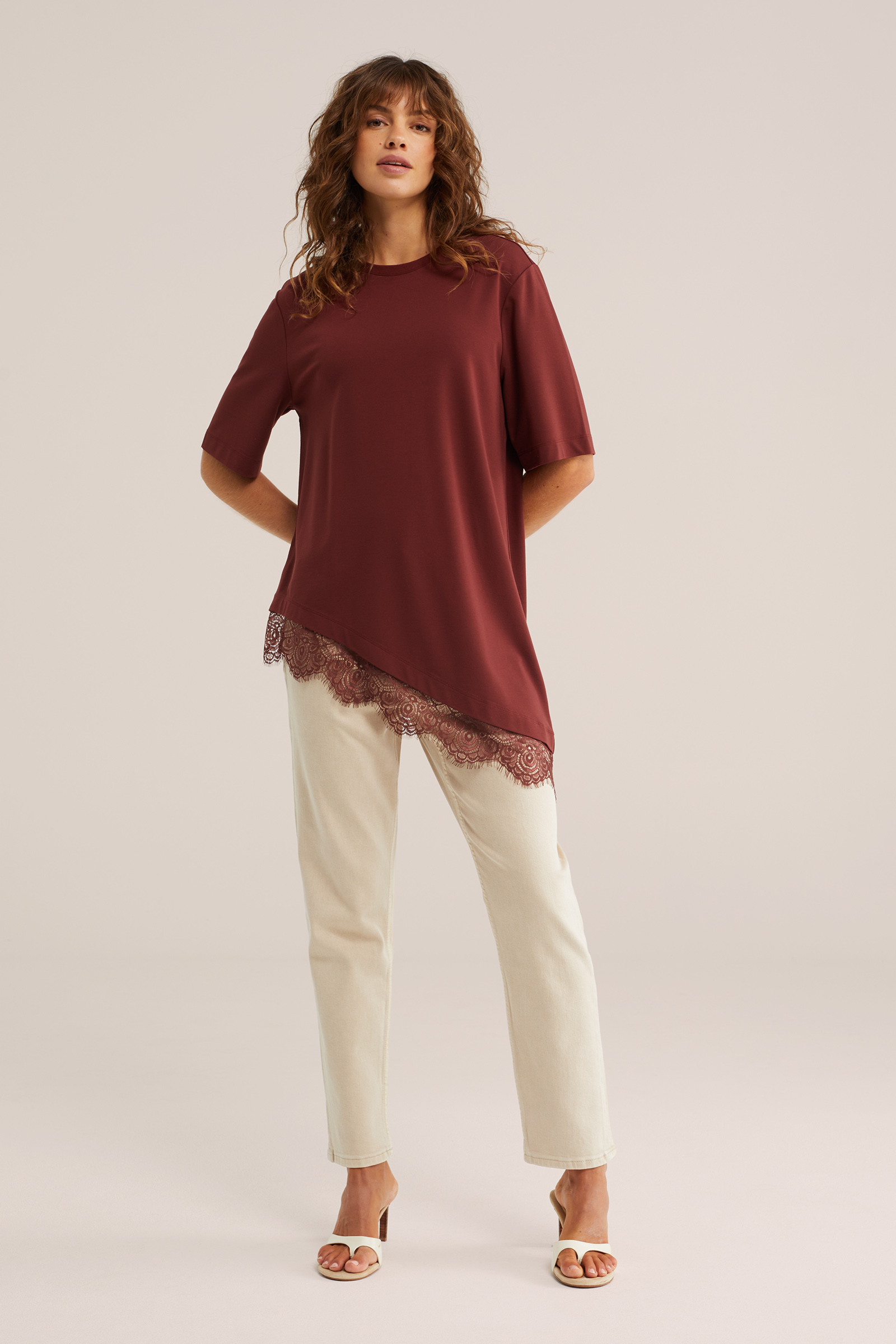 Dames asymmetrisch jersey T-shirt met kant