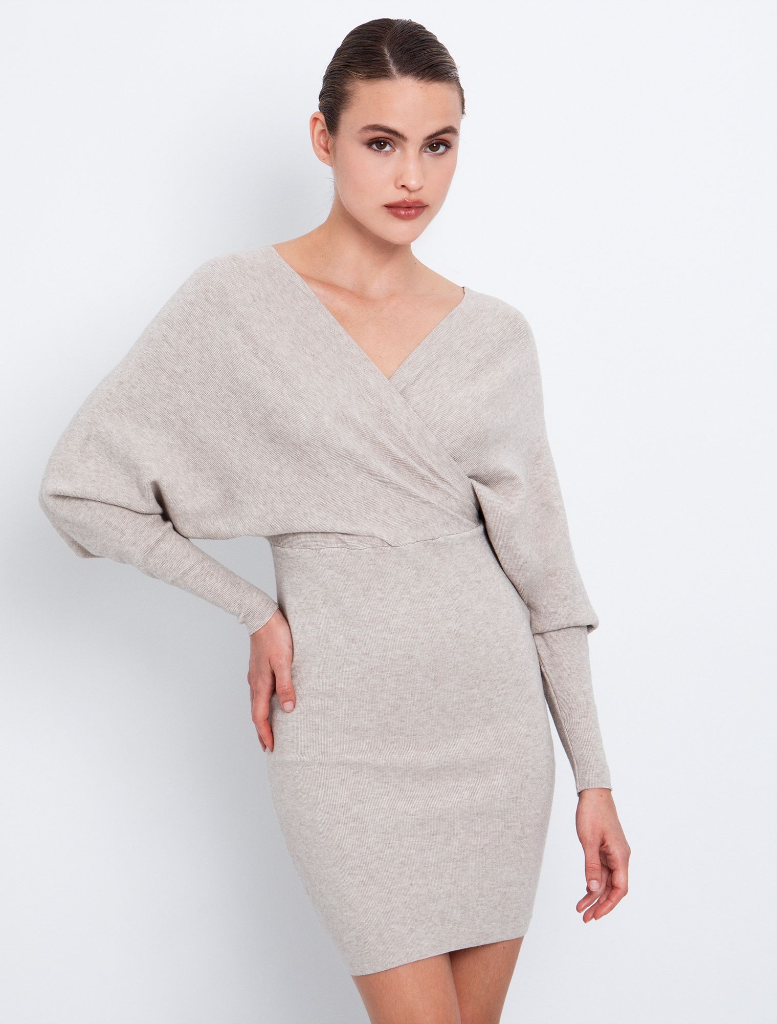 Πλεκτό μίνι φόρεμα κρουαζέ