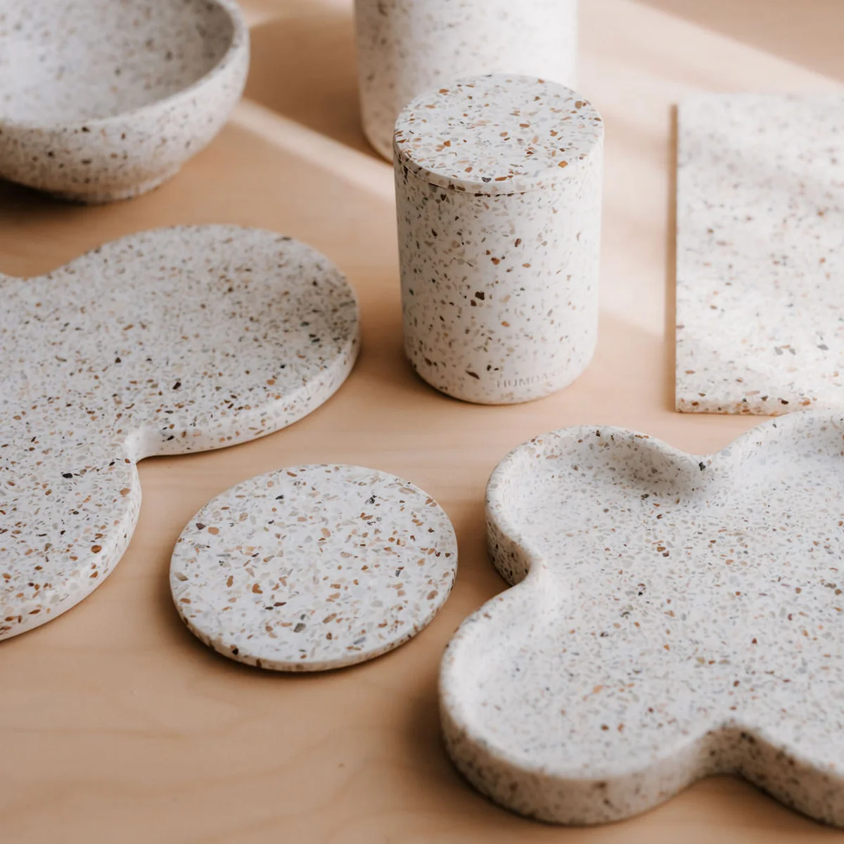 Humdakin - Palermo Terrazzo Tablett, 27,5 x 26 cm, rot / beige