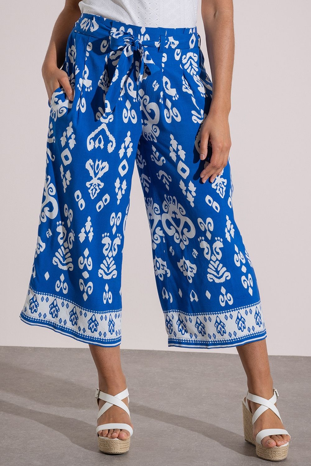 Klass. Printed Wide Leg Cropped Trousers