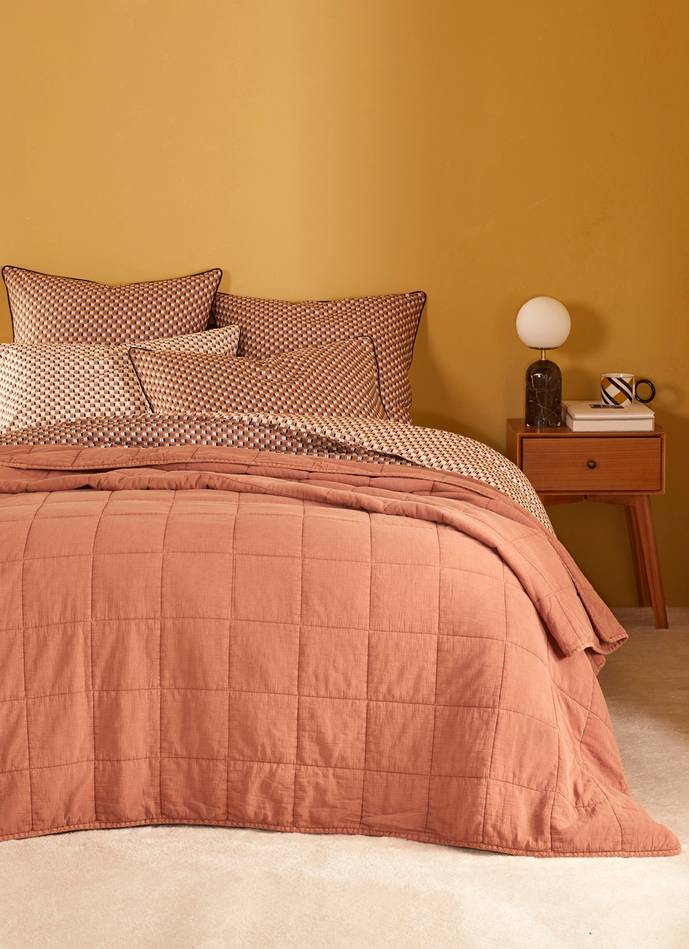 COUVRE-LIT MATELASSÉ UNI MARRON