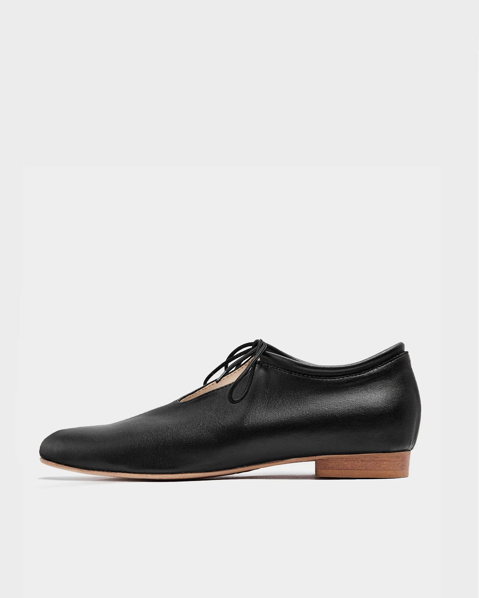 BOHEMA - Akira Pumps Czarne, ze skóry roślinnej, polska rodzinna marka