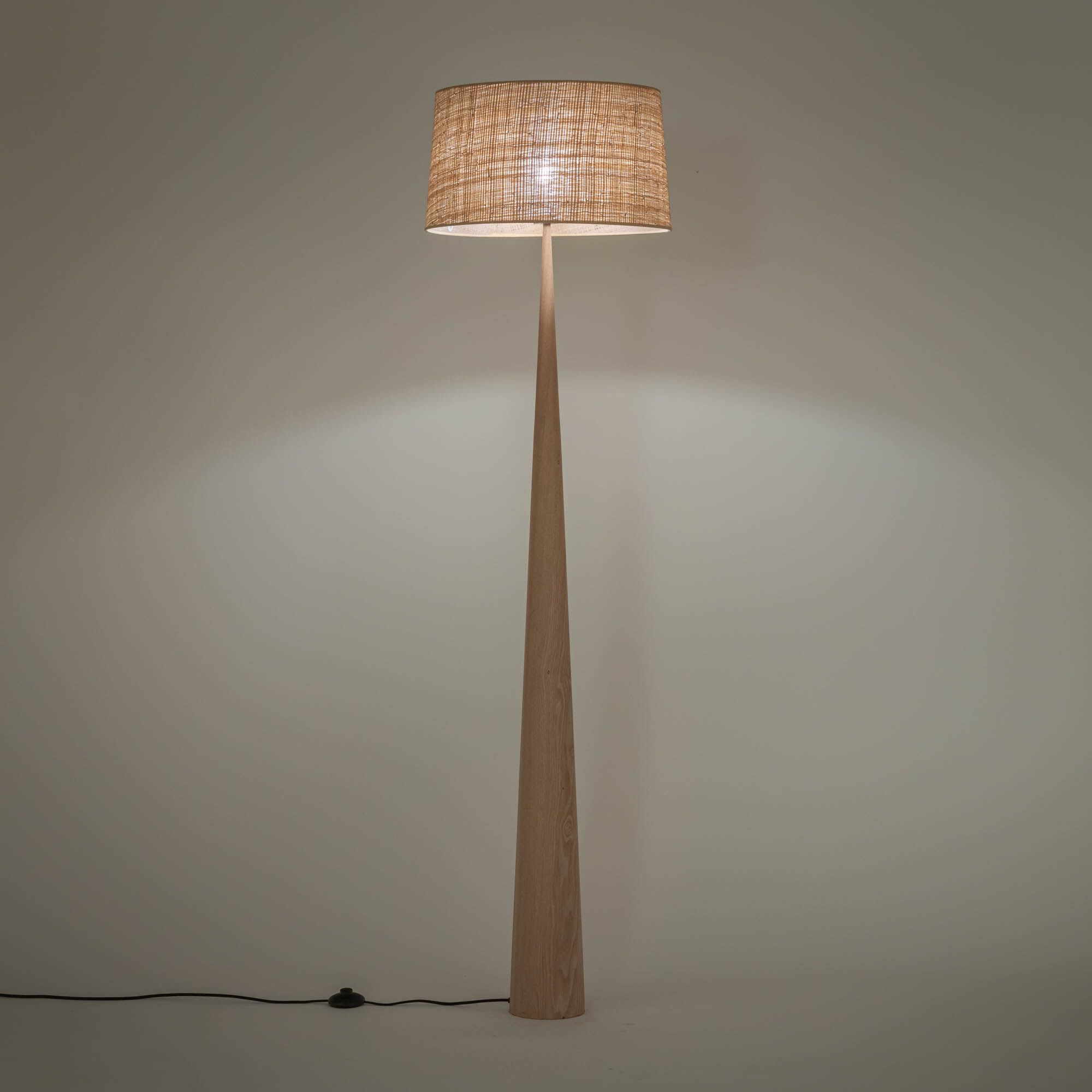 KONE - Pied de lampadaire en métal effet bois H157cm - bois clair