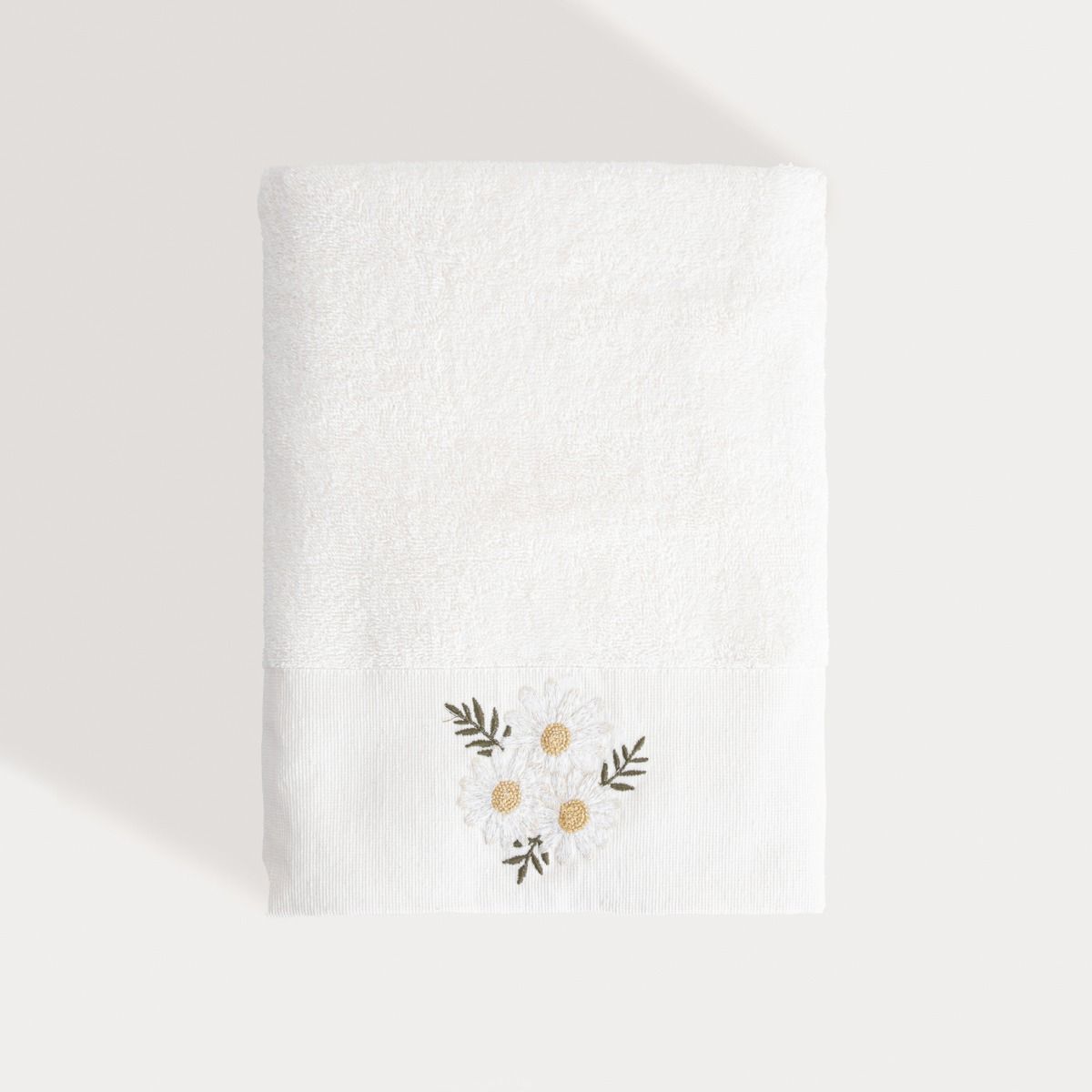 Ręcznik SUNFLOWER z haftowanymi stokrotkami 70x130 cm