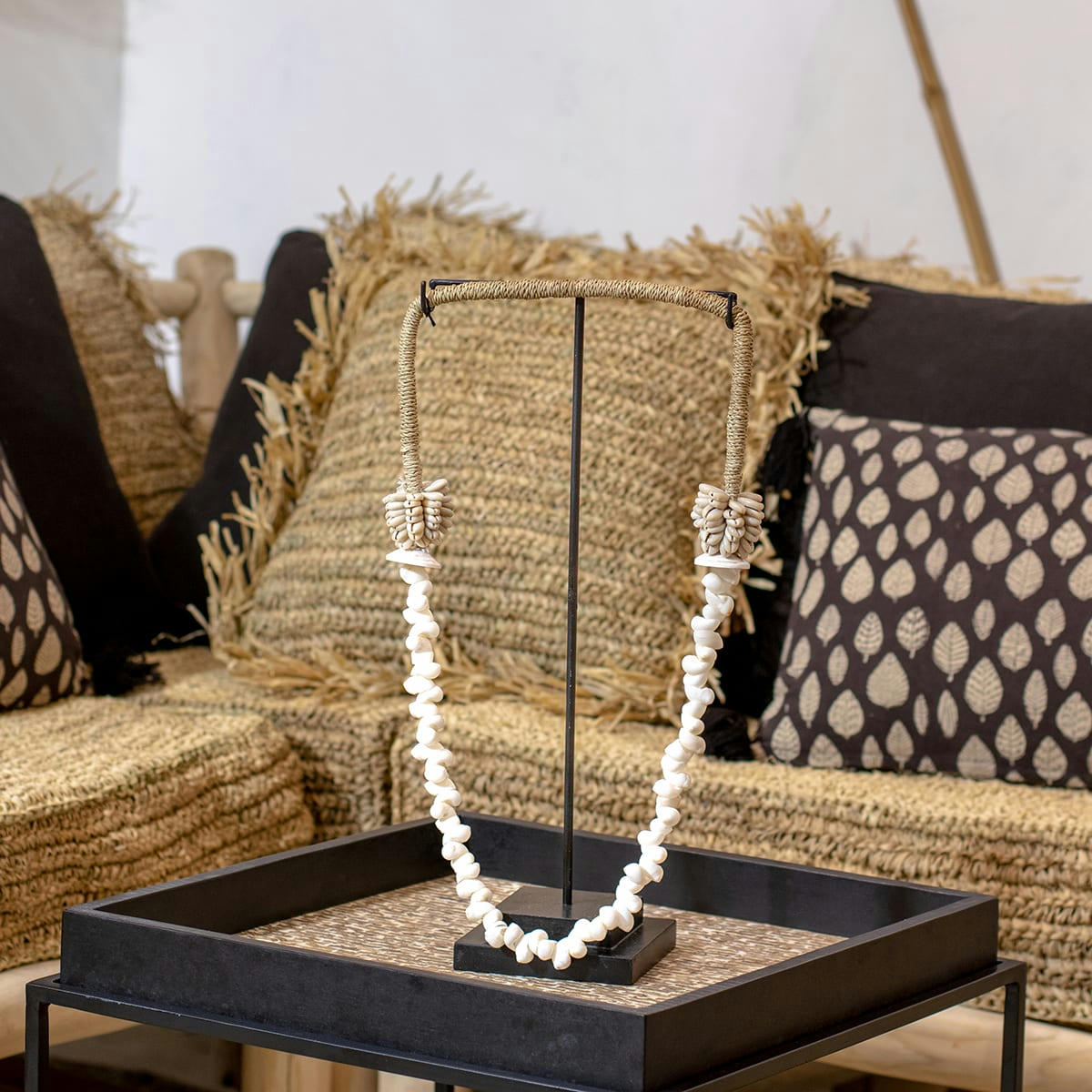 DAO - Collier en coquillages avec socle en métal