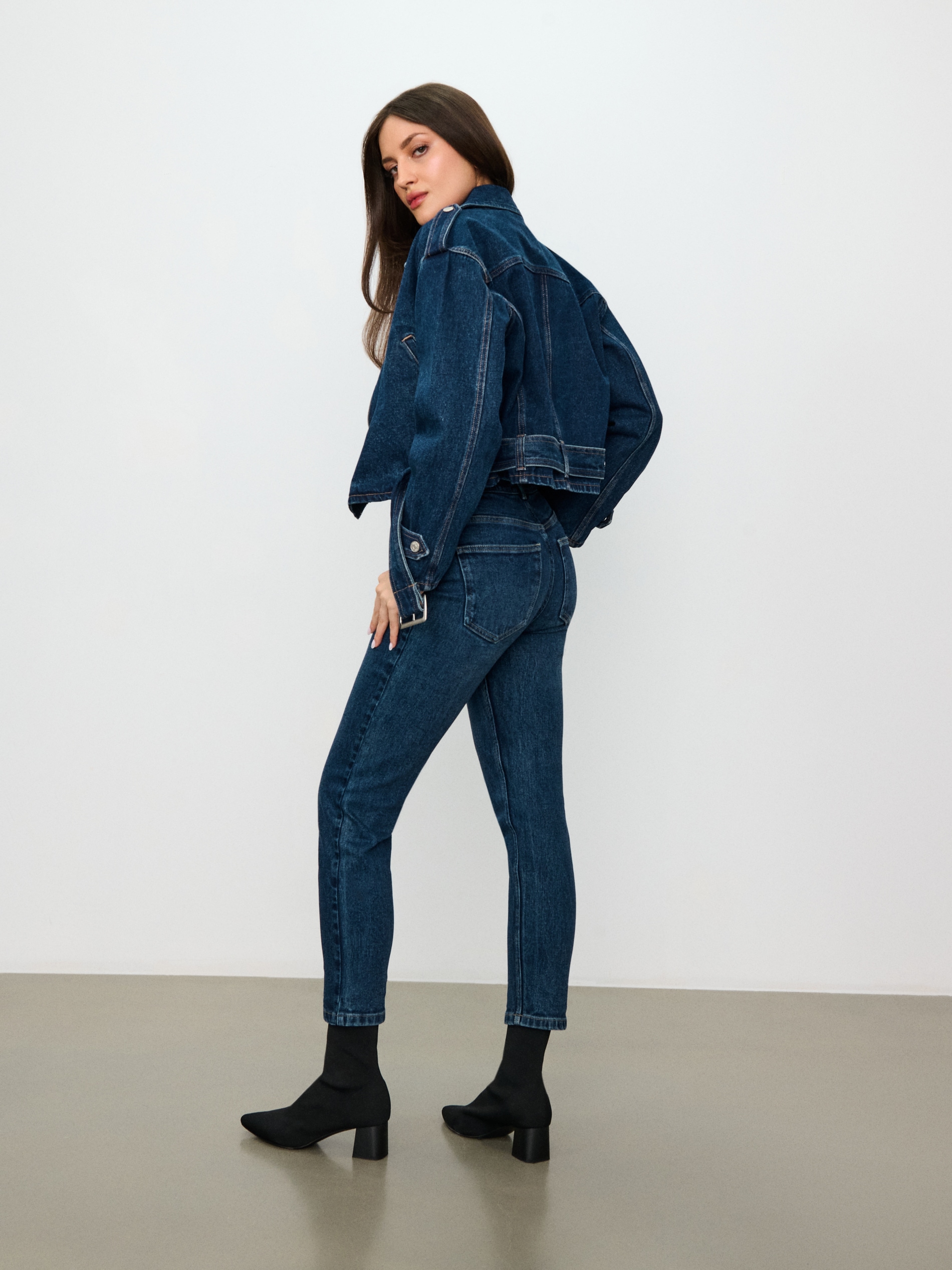 Spodnie jeansowe mom comfort fit