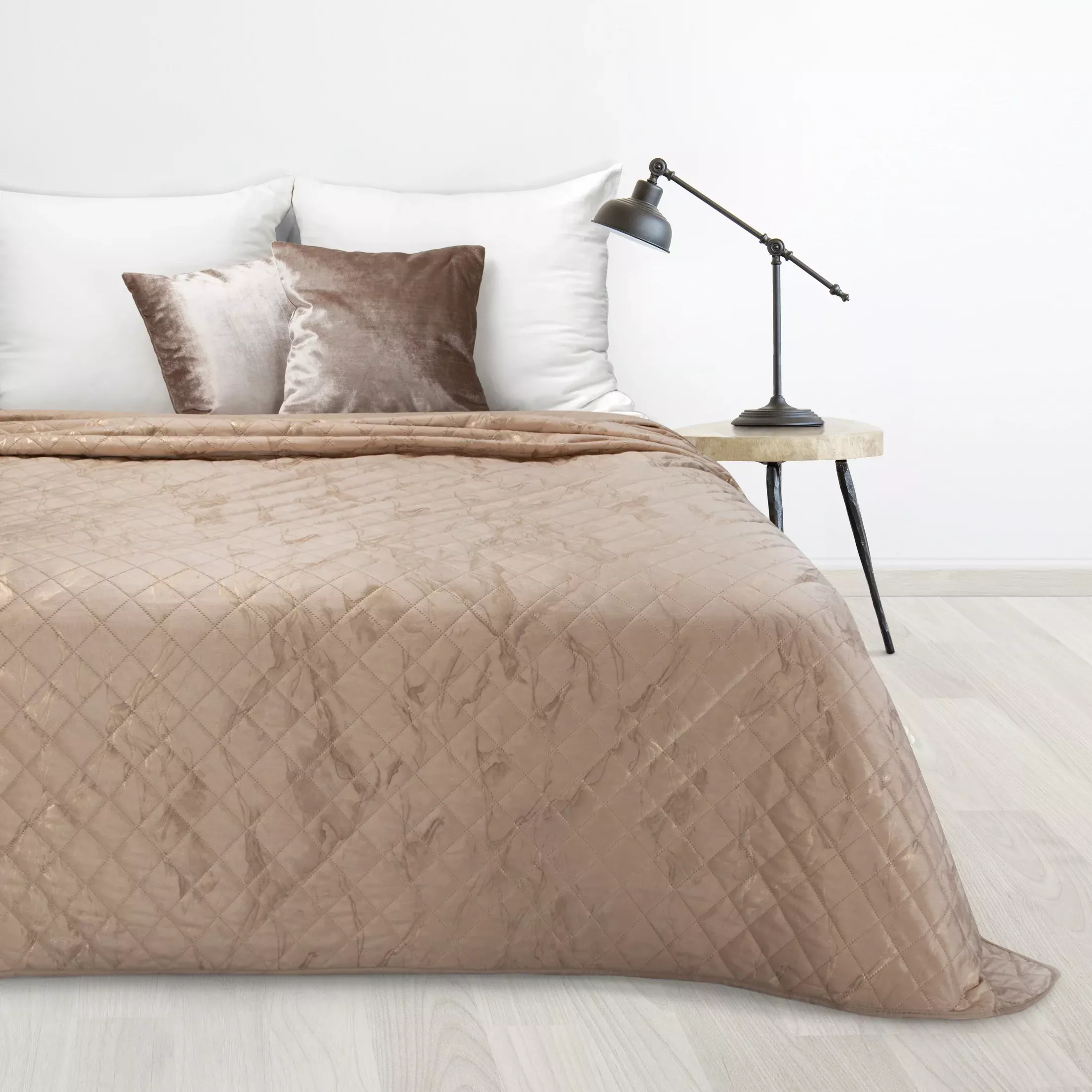 Narzuta welwetowa beżowo, złota 170x210 cm z welwetu zdobiona wzorem marmuru LUIZ 6 Design 91