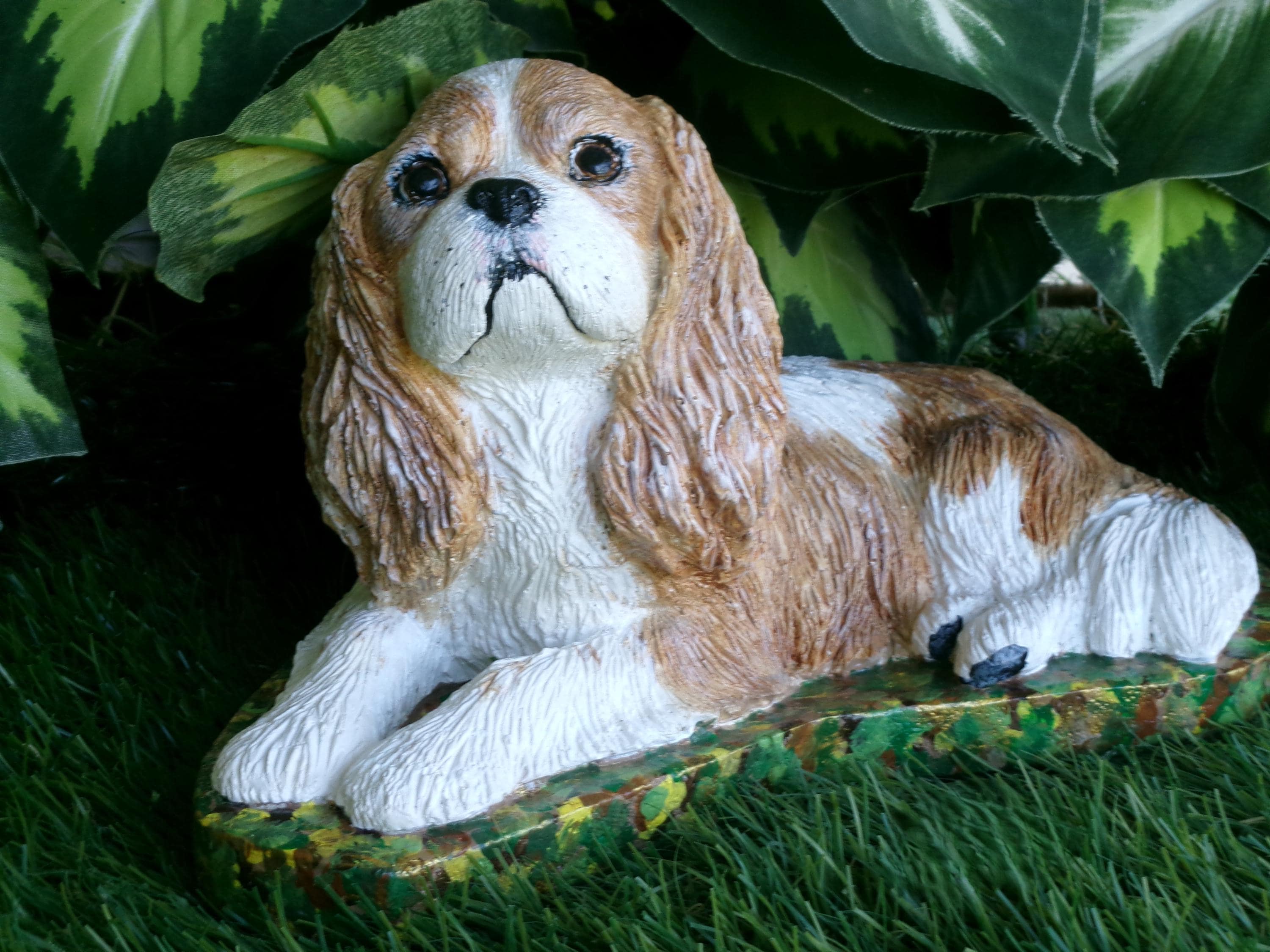 Cavalier King Charles Spaniel Concrete Statue Spaniel Memorial Stone Pet Loss Garden Decor Grave Marker Dog Mom Gift Made In America