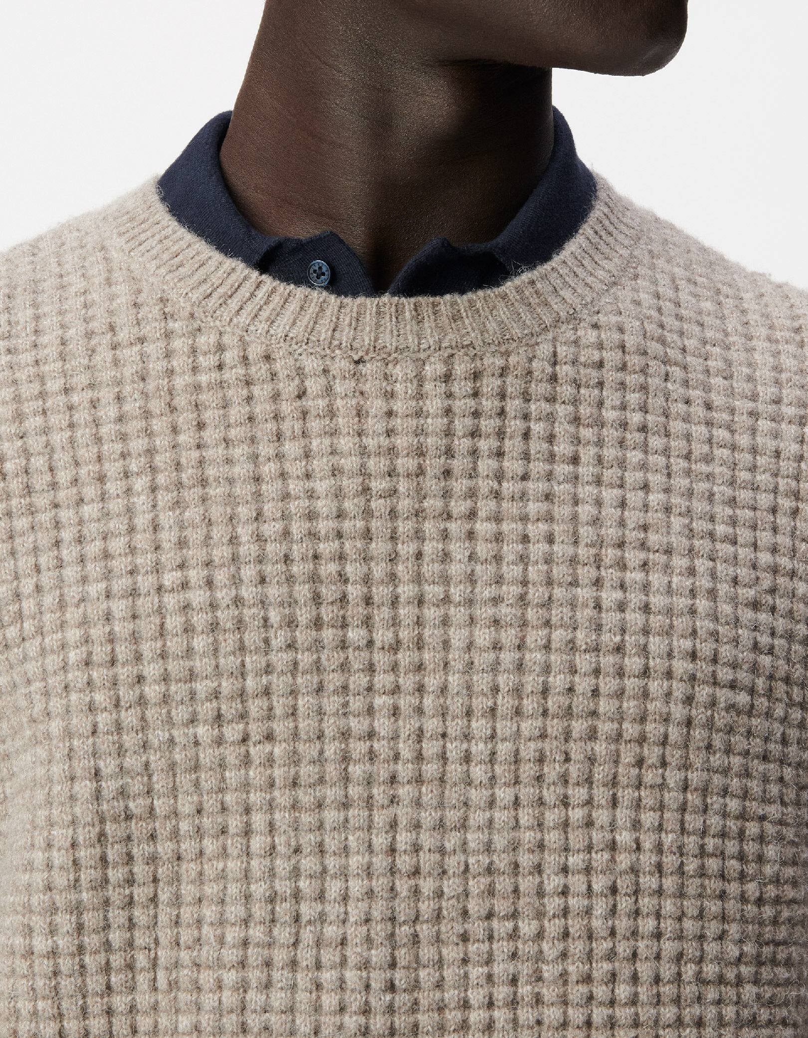 Pull beige tricot relief col rond Homme