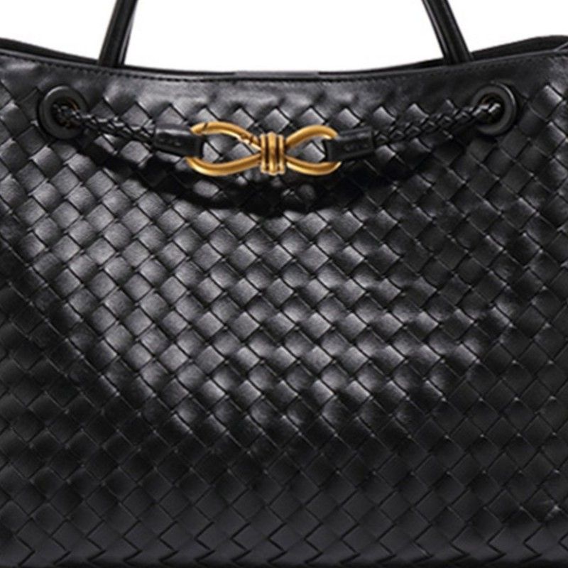 PEACH ACCESSORIES Woven Tote Bag with Gold Tone Knot Clasp