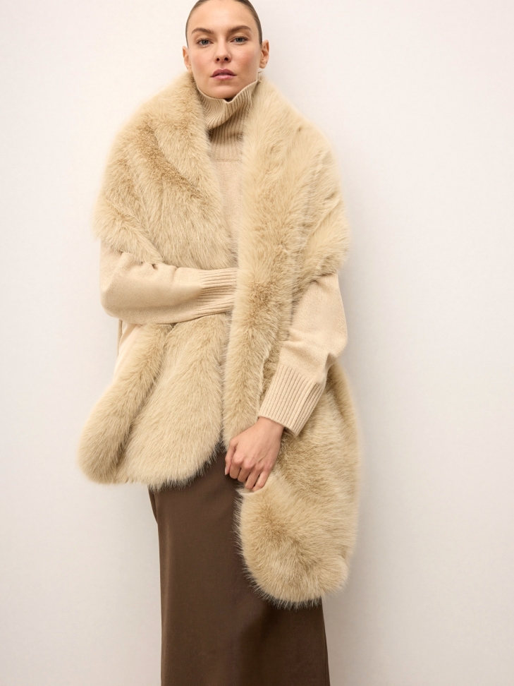 Soft etolo shawl in beige color