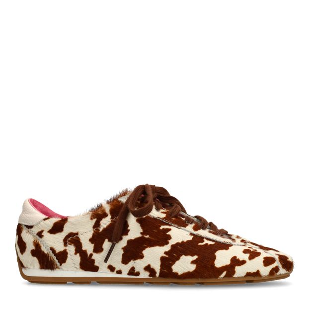 Cow print sneakers met roze en bruine veters