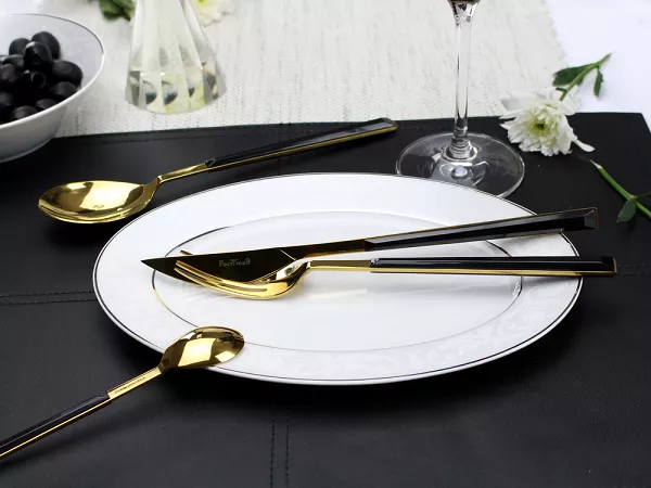 Komplet sztućców 24 cz. na 6 osób PINTI1929 - Sushi Anniversary Gold&Black (2.5 mm) - pudełko 23.17Z0.K091.K24