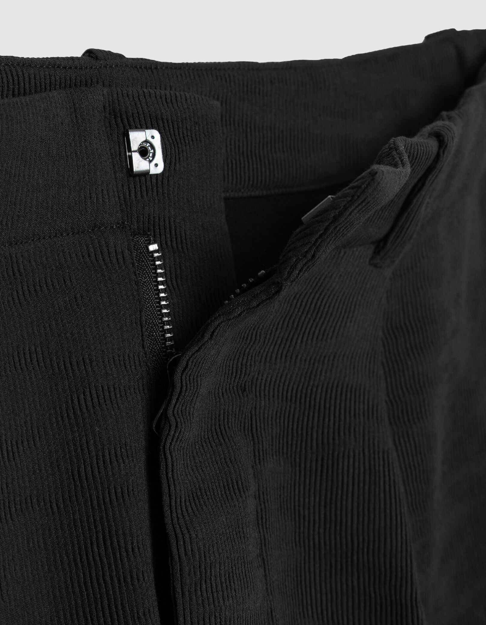 Pantalon noir tissu plissé Homme