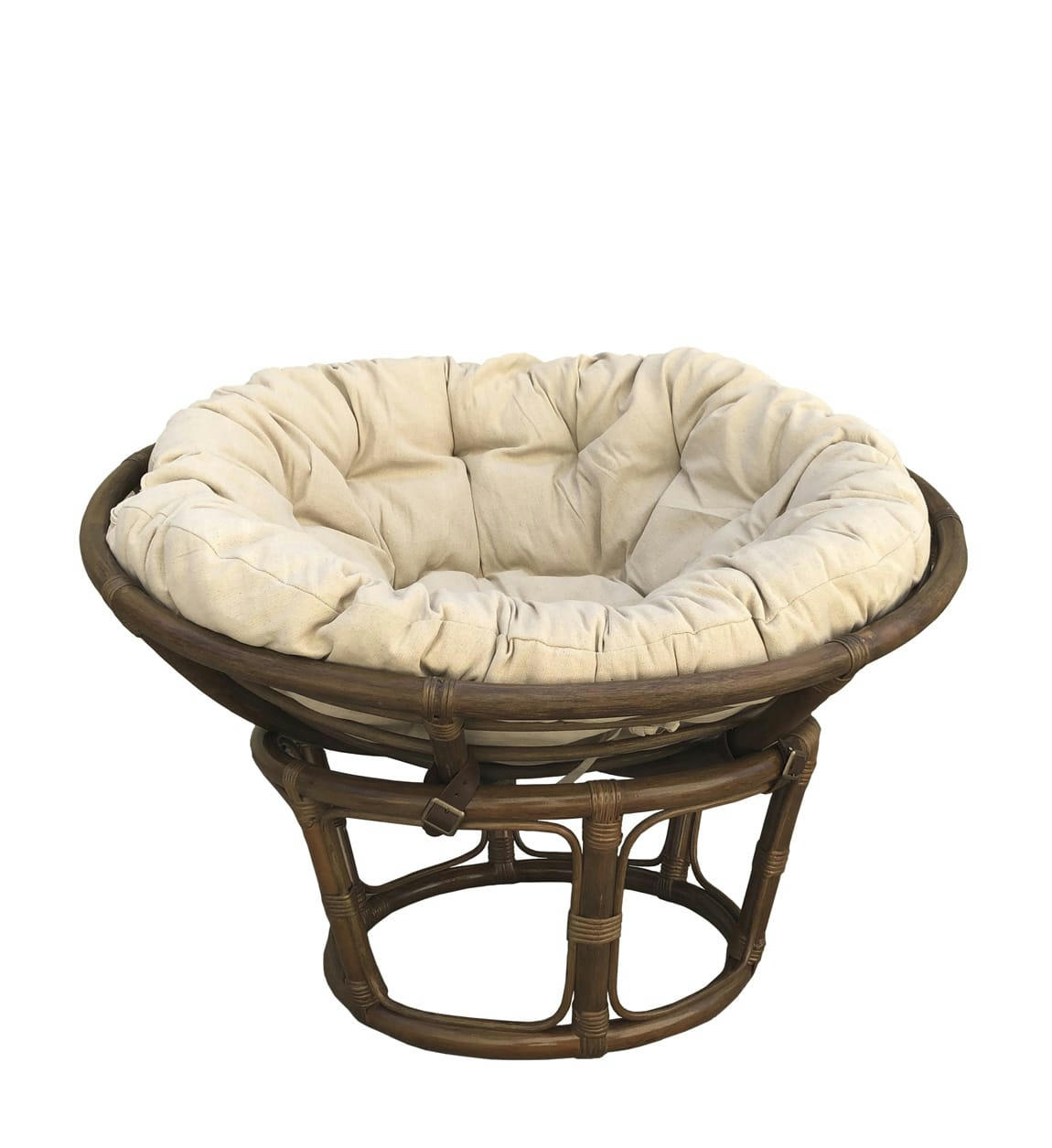 - Fauteuil en rotin marron et coussin beige